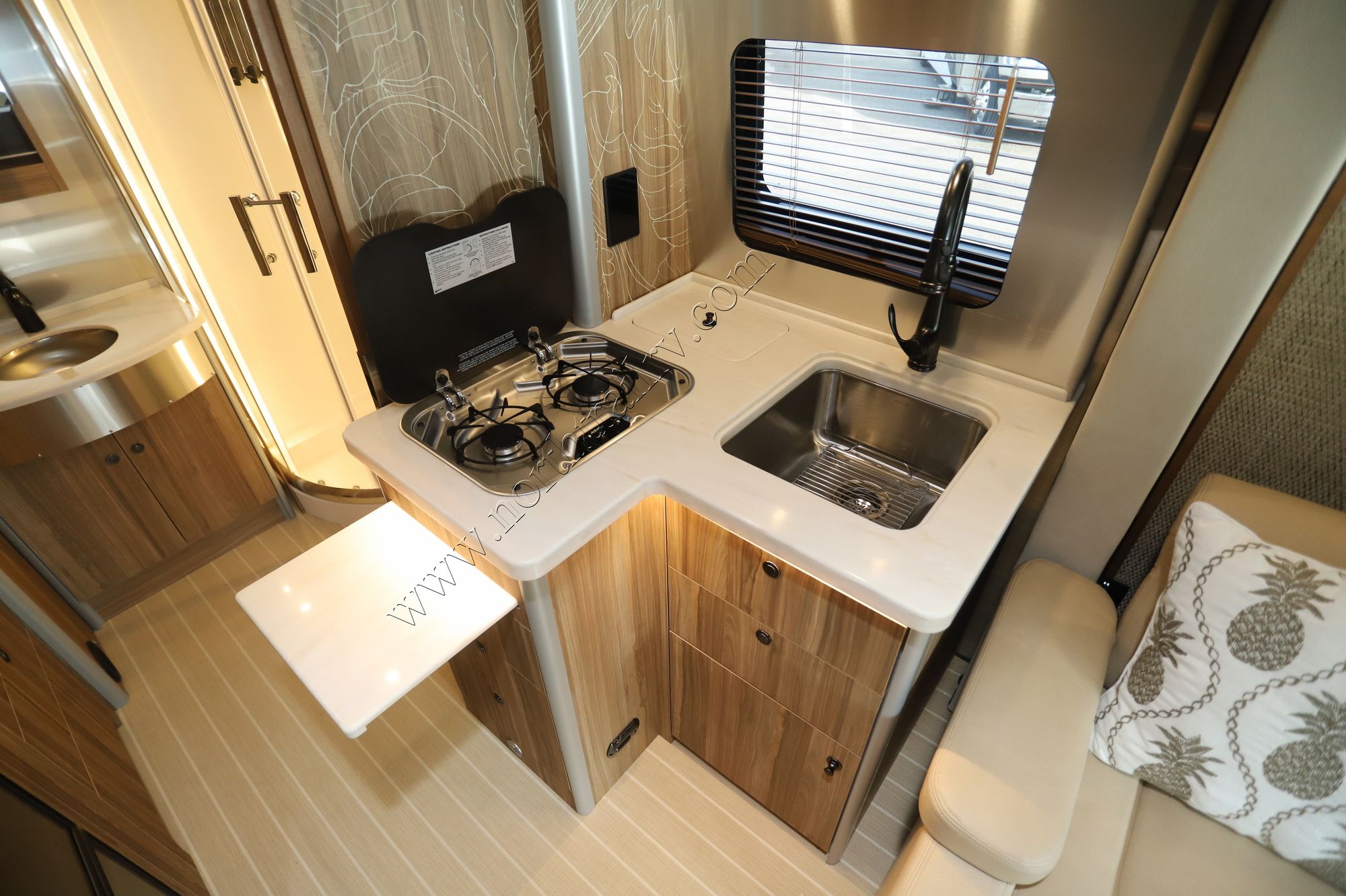 2022 Airstream Atlas Tommy Bahama Class C Used  For Sale