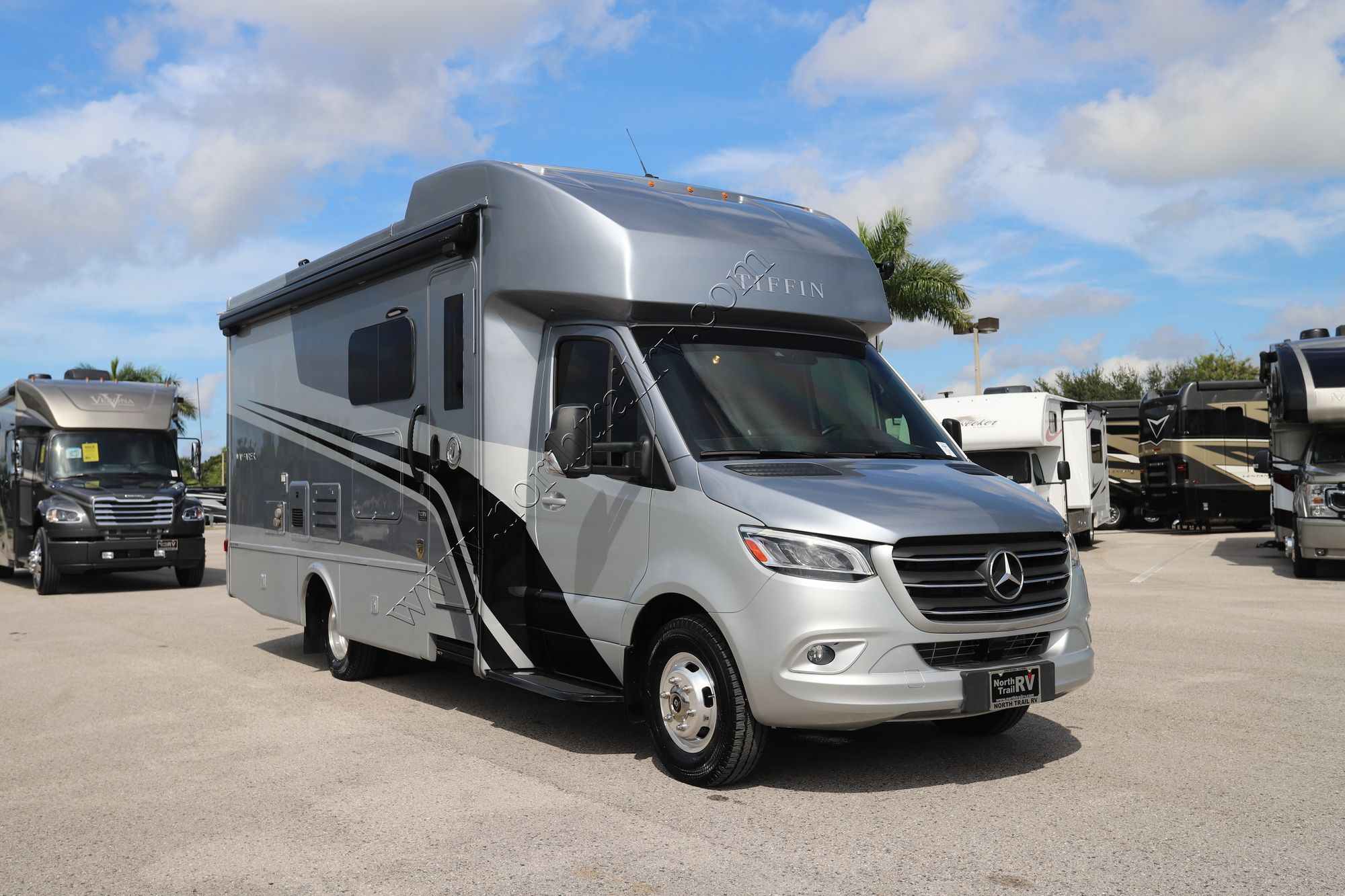 Used 2023 Tiffin Motor Homes Wayfarer 25RW Class C  For Sale