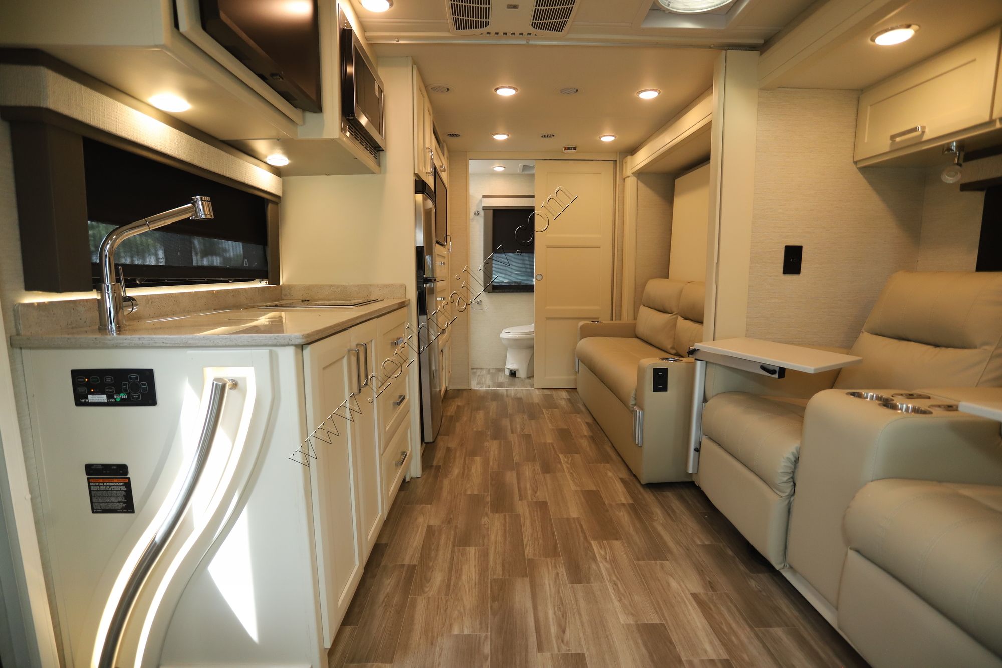 Used 2023 Tiffin Motor Homes Wayfarer 25RW Class C  For Sale