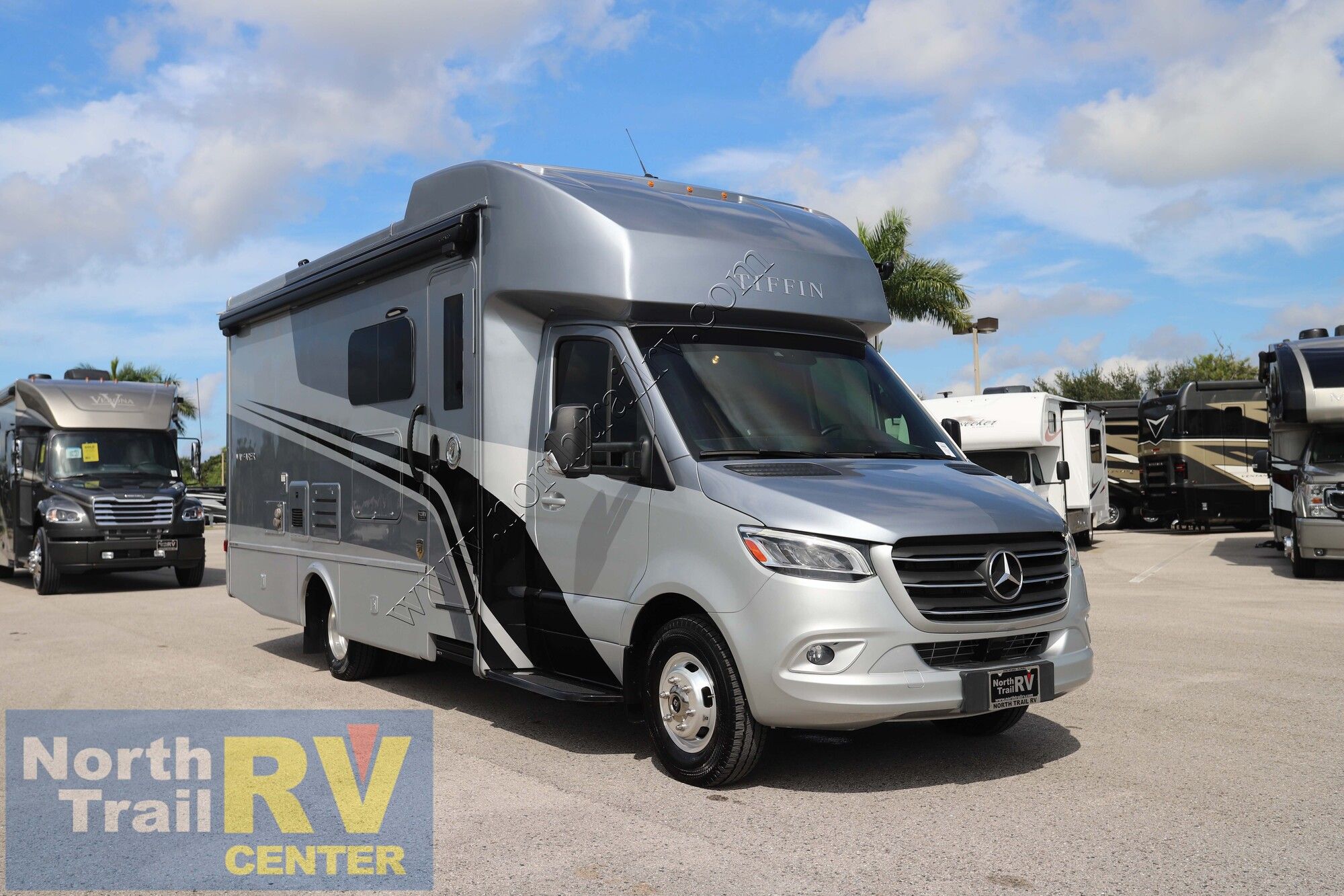 Used 2023 Tiffin Motor Homes Wayfarer 25RW Class C  For Sale