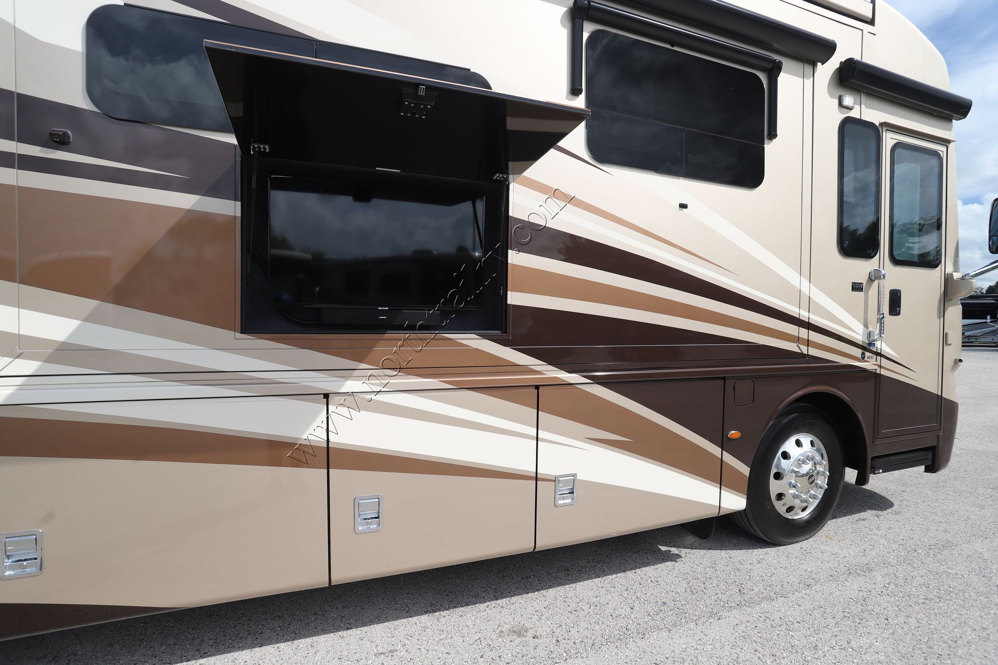 Used 2020 Newmar Ventana 4037 Class A  For Sale