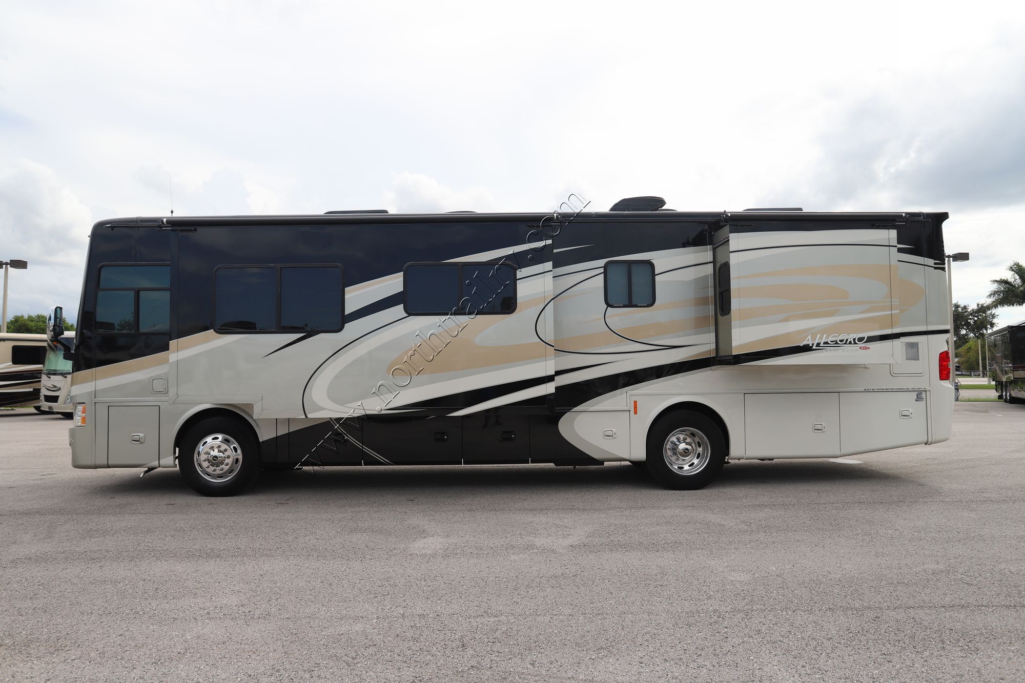 Used 2015 Tiffin Motor Homes Allegro Red 36QSA Class A  For Sale