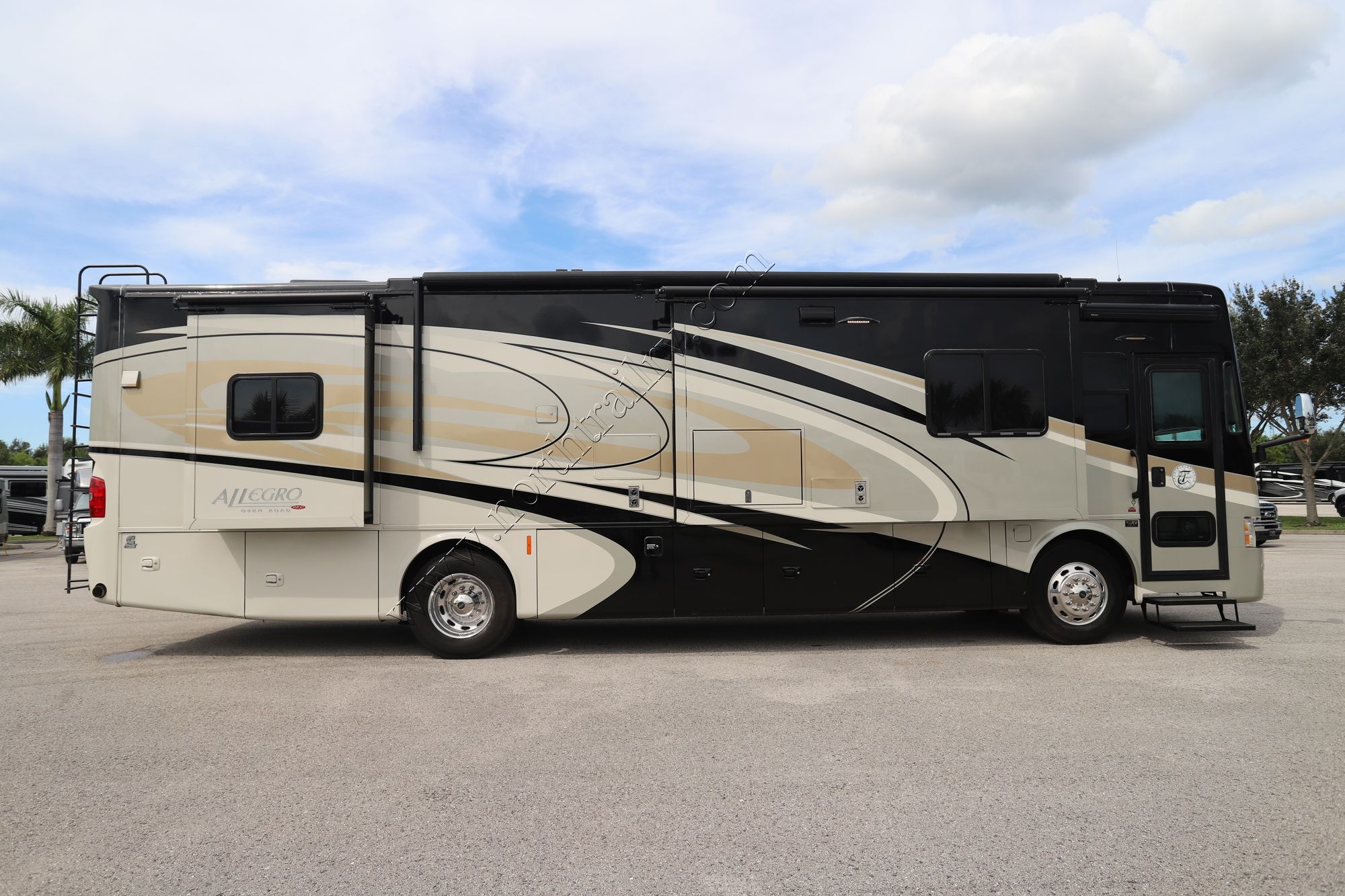 Used 2015 Tiffin Motor Homes Allegro Red 36QSA Class A  For Sale