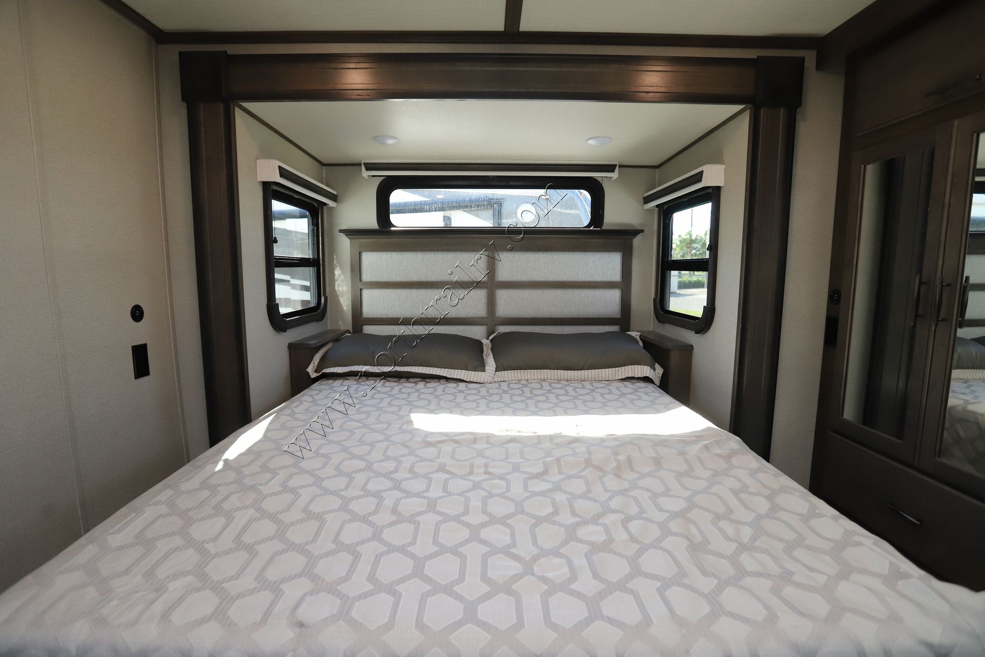 Used 2022 Grand Design Solitude 310GKR Fifth Wheel  For Sale