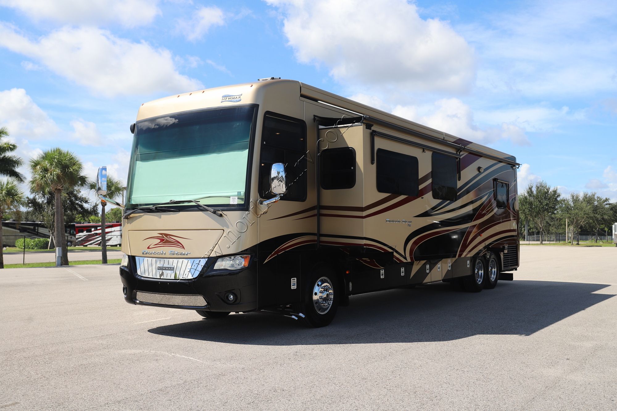 Used 2015 Newmar Dutch Star 4369 Class A  For Sale