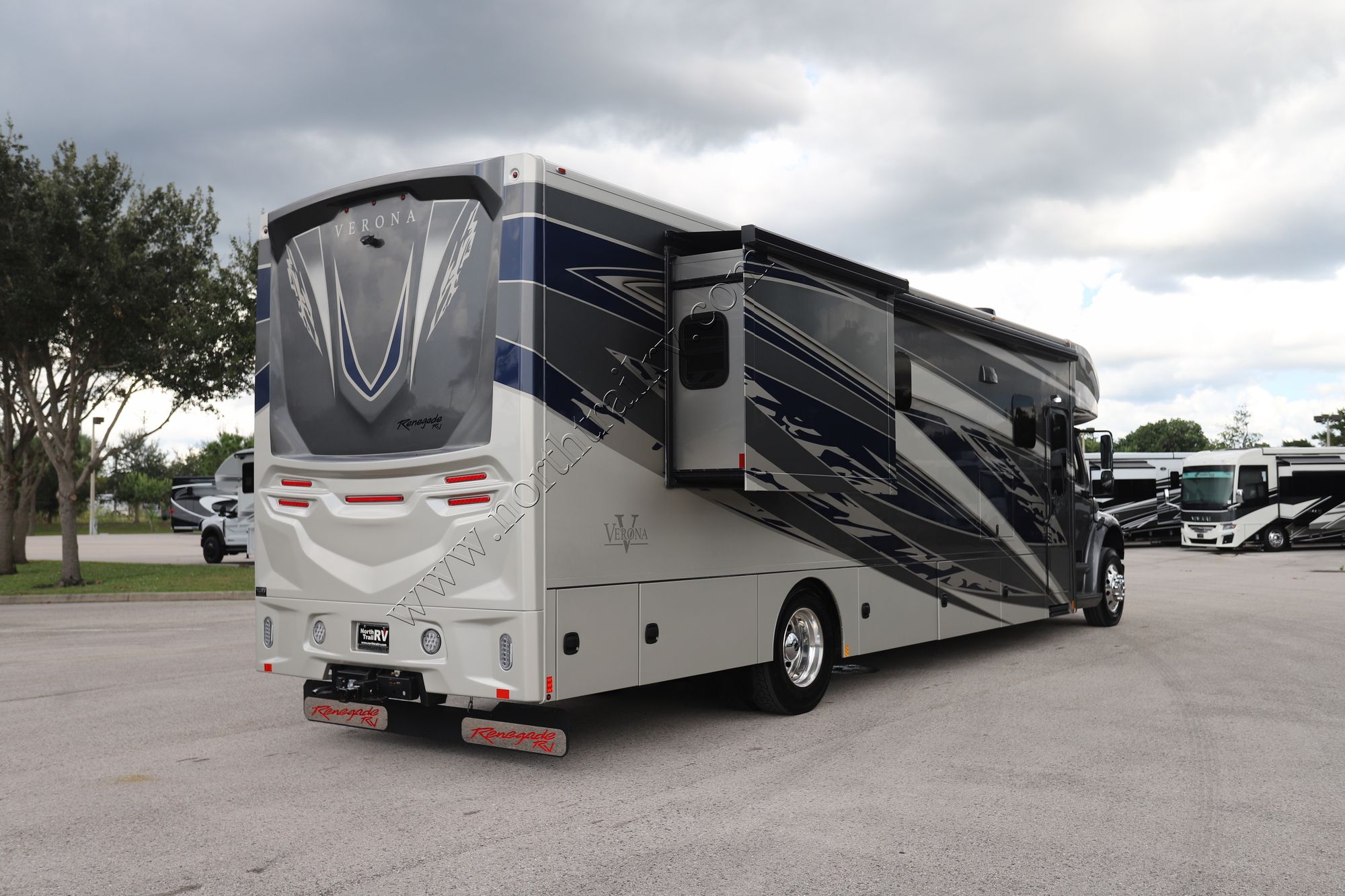 Used 2024 Renegade Rv Verona 40VRB Super C  For Sale