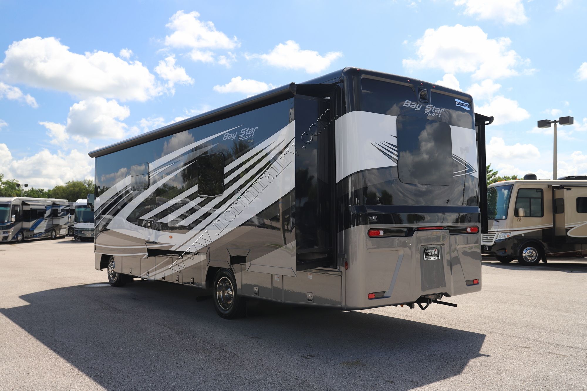 New 2025 Newmar Bay Star Sport 3016 Class A  For Sale