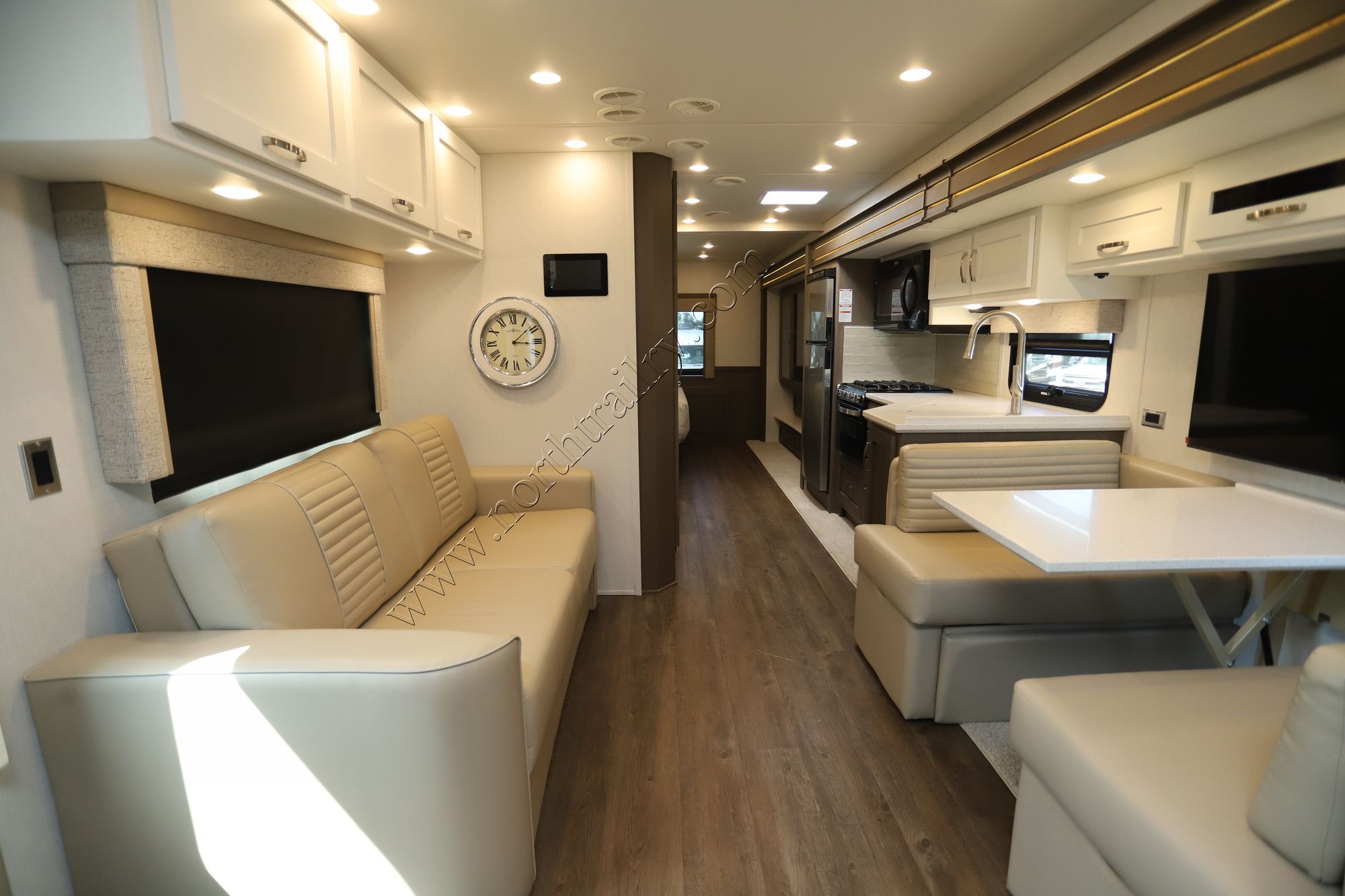 New 2025 Newmar Bay Star Sport 3016 Class A  For Sale