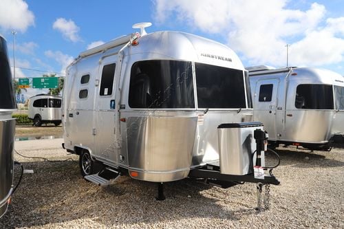 2025 Airstream Caravel 16RB