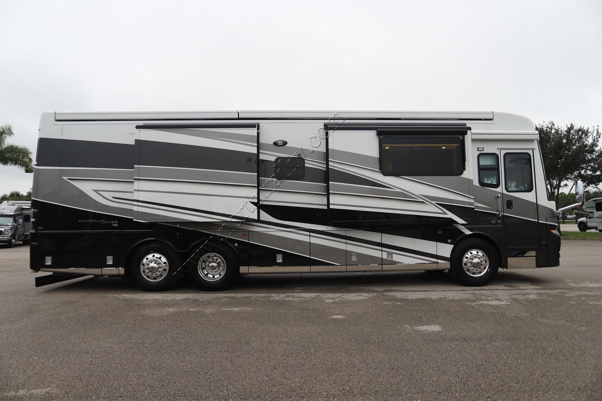 New 2025 Newmar Mountain Aire 3825 Class A  For Sale