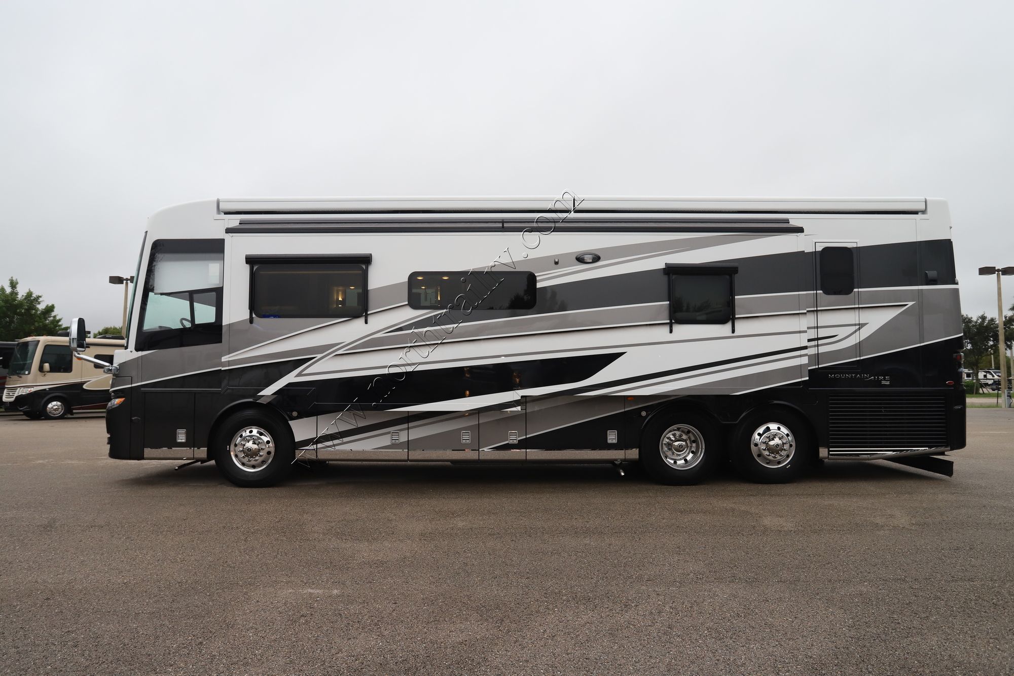 New 2025 Newmar Mountain Aire 3825 Class A  For Sale