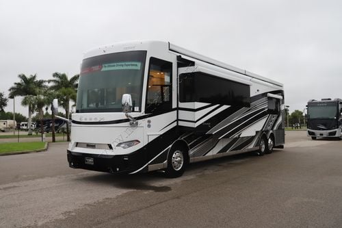 2025 Newmar Essex 4569