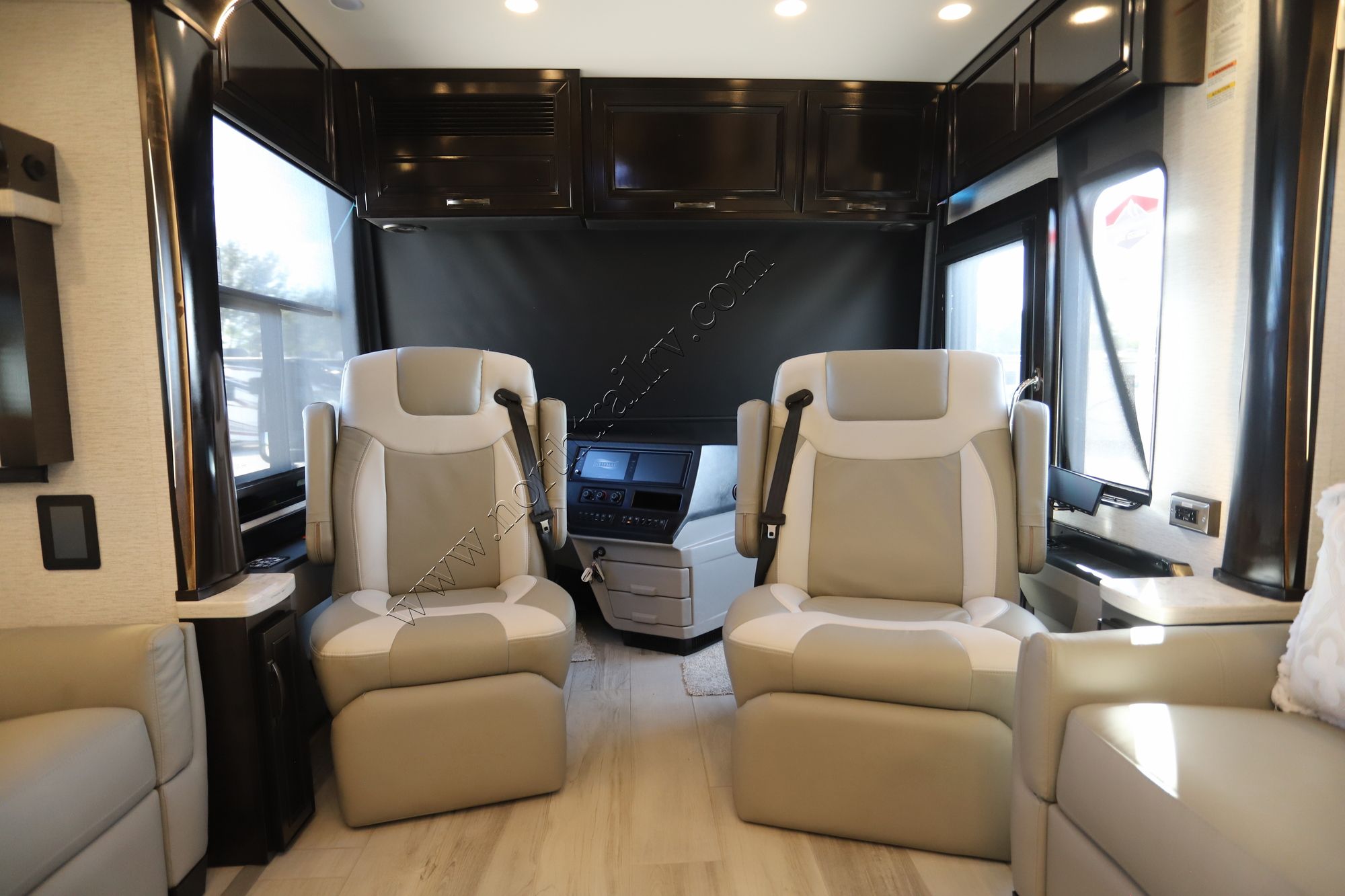 New 2025 Newmar Dutch Star 4325 Class A  For Sale