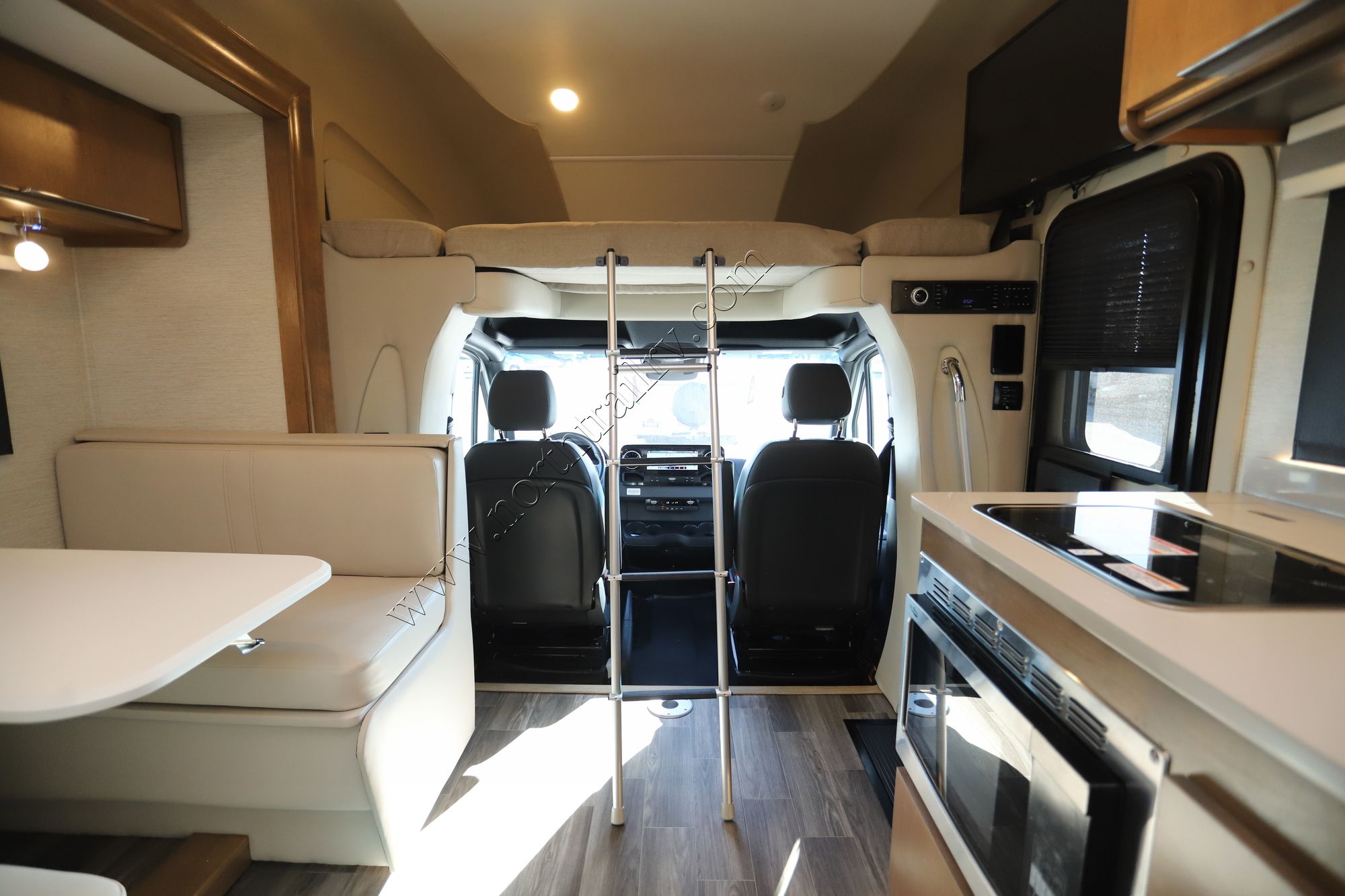 Used 2020 Tiffin Motor Homes Wayfarer 25QW Class C  For Sale