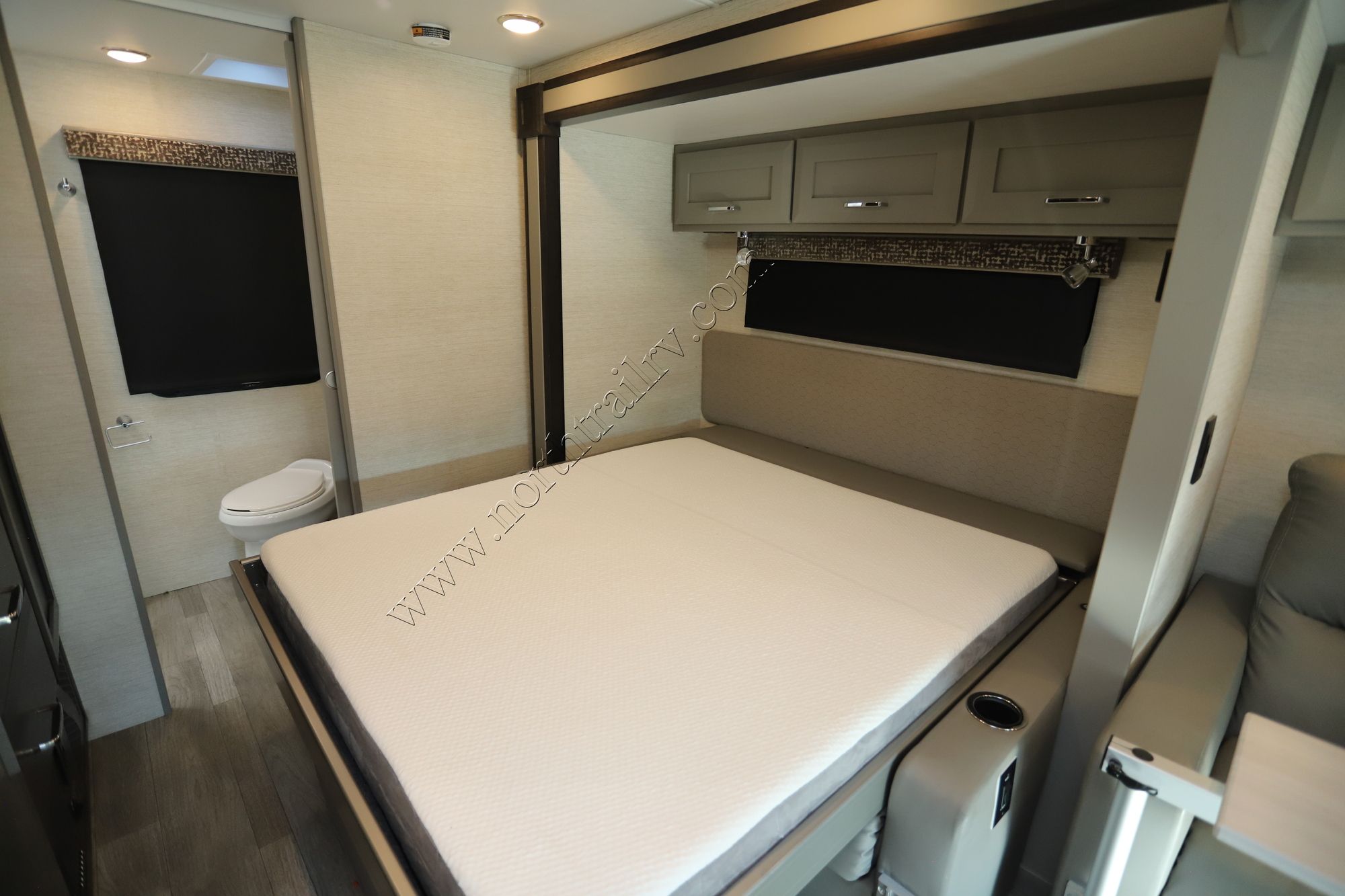 Used 2022 Tiffin Motor Homes Wayfarer 25RW Class C  For Sale