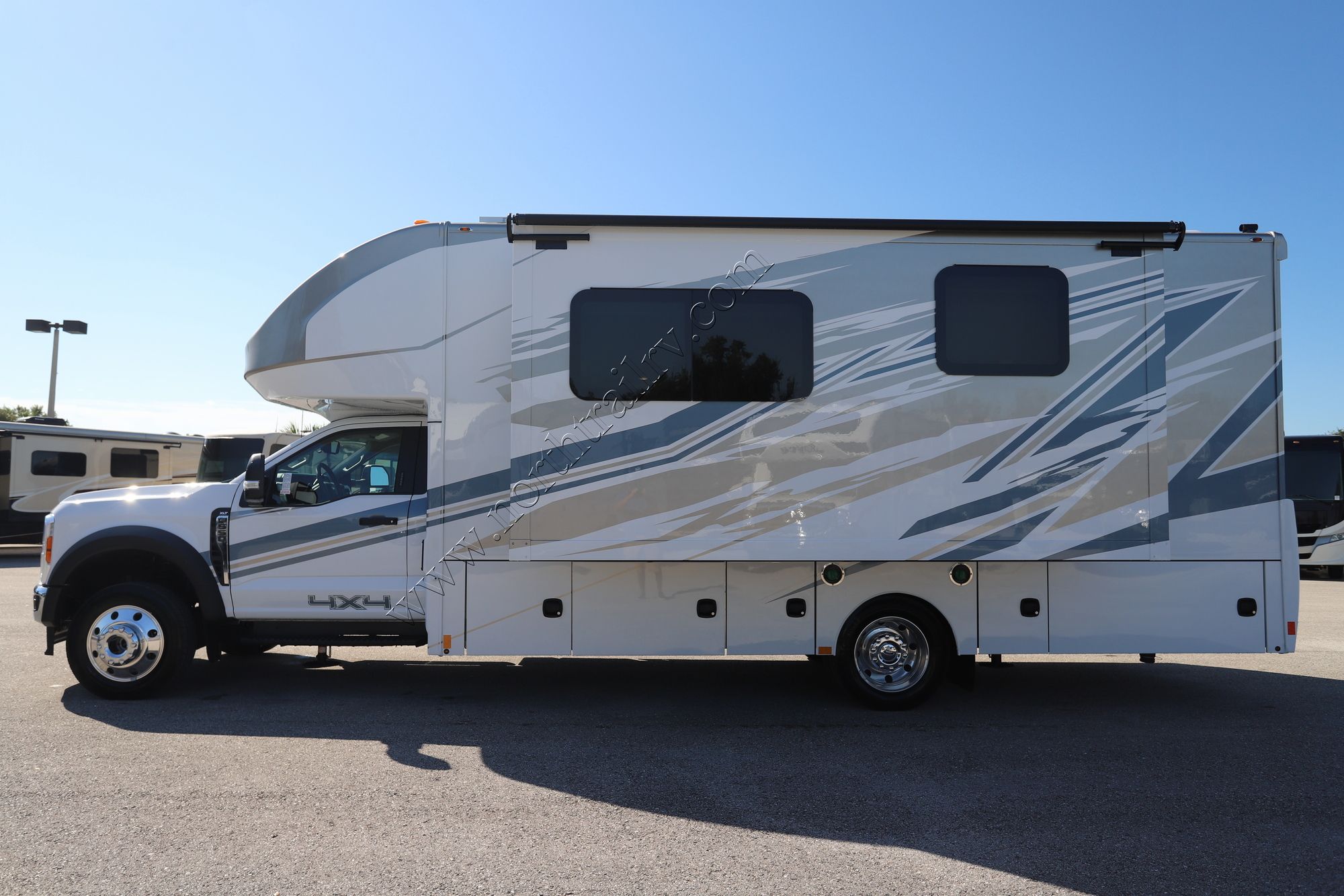 New 2025 Renegade Rv Veracruz 30VRM Super C  For Sale