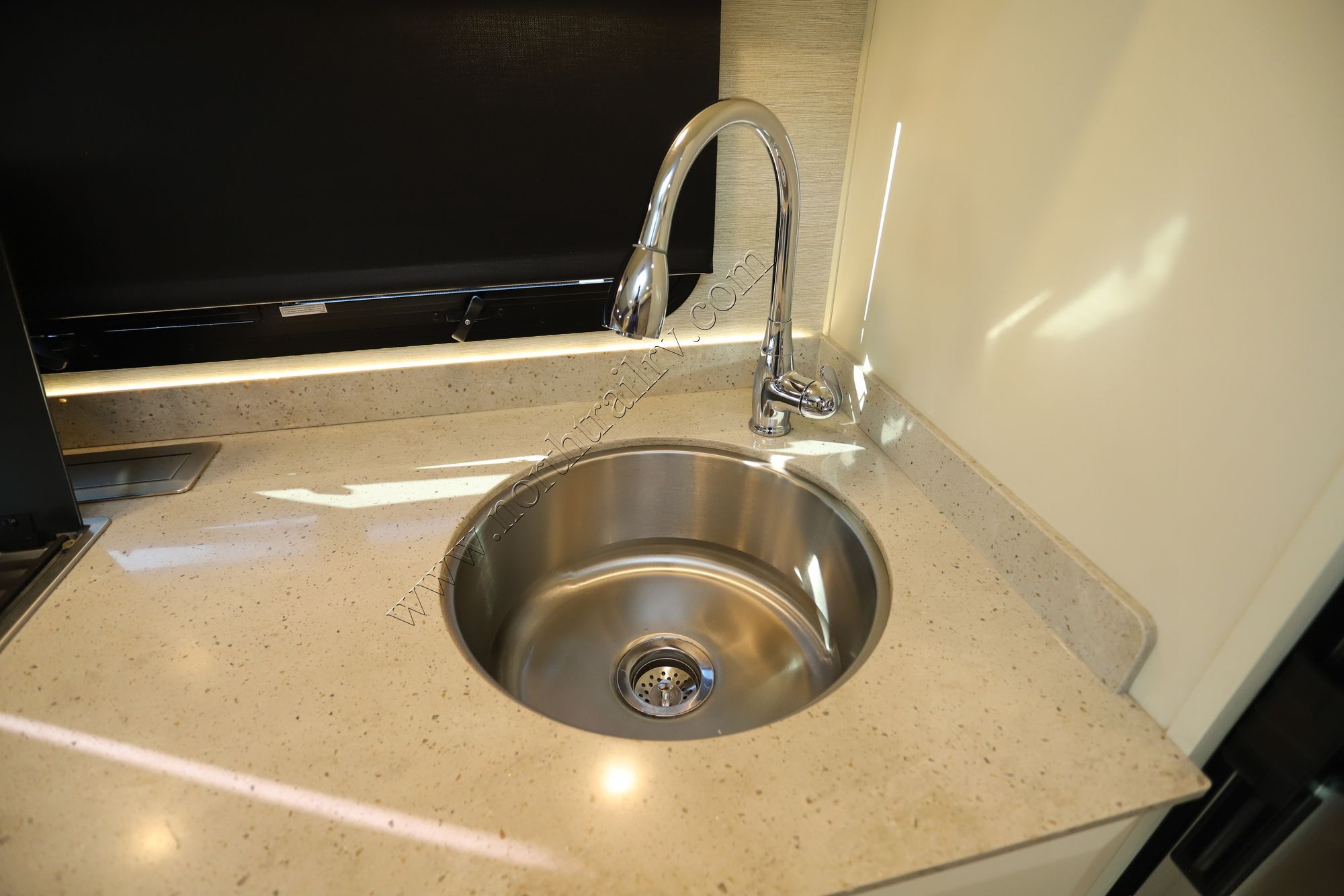 Used 2021 Tiffin Motor Homes Wayfarer 25RW Class C  For Sale