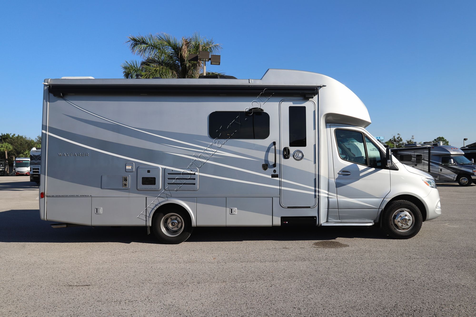 Used 2022 Tiffin Motor Homes Wayfarer 25RW Class C  For Sale