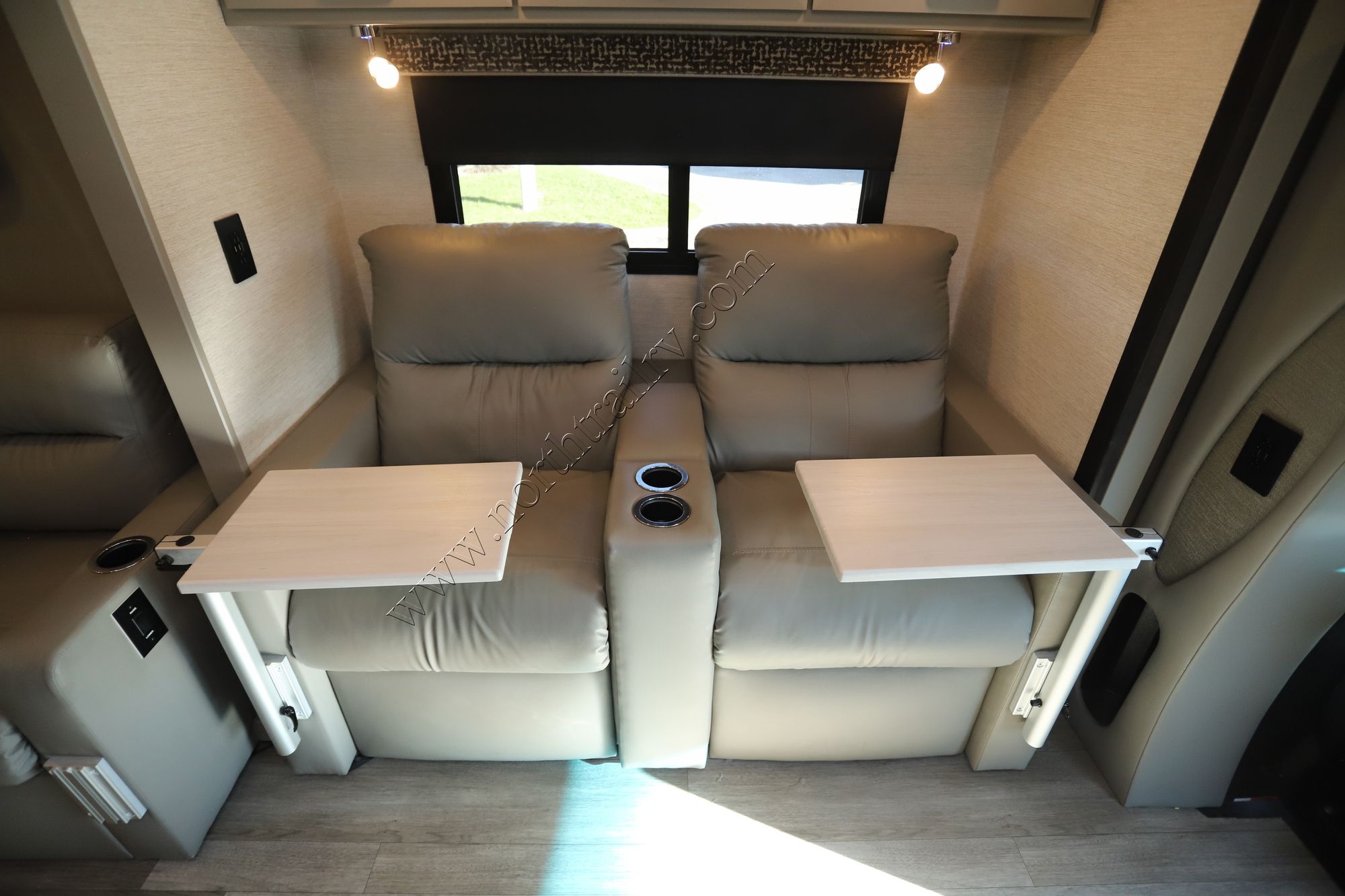 Used 2022 Tiffin Motor Homes Wayfarer 25RW Class C  For Sale