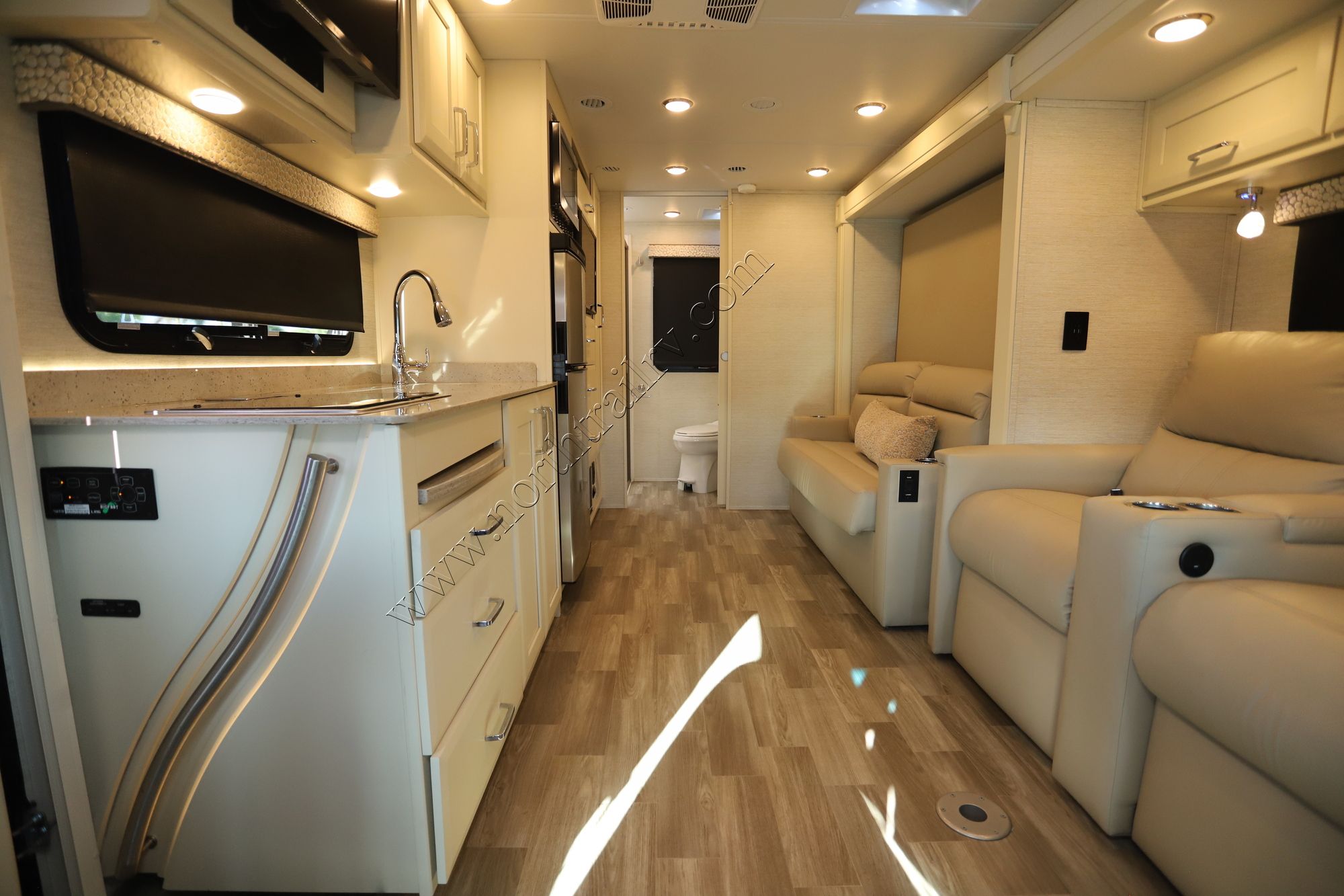 Used 2021 Tiffin Motor Homes Wayfarer 25RW Class C  For Sale