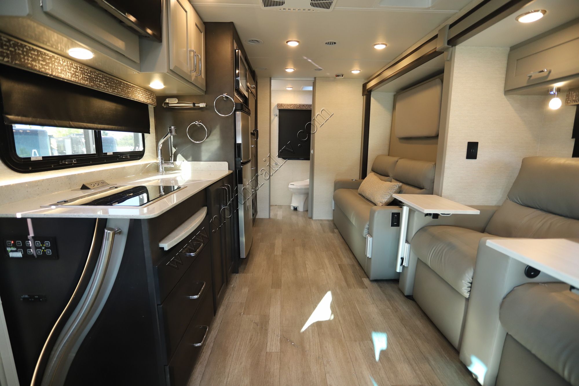 Used 2022 Tiffin Motor Homes Wayfarer 25RW Class C  For Sale