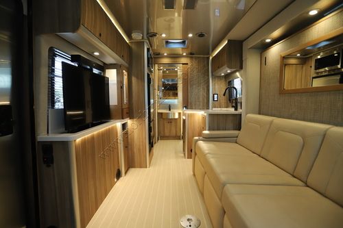 2021 Airstream Atlas Tommy Bahama