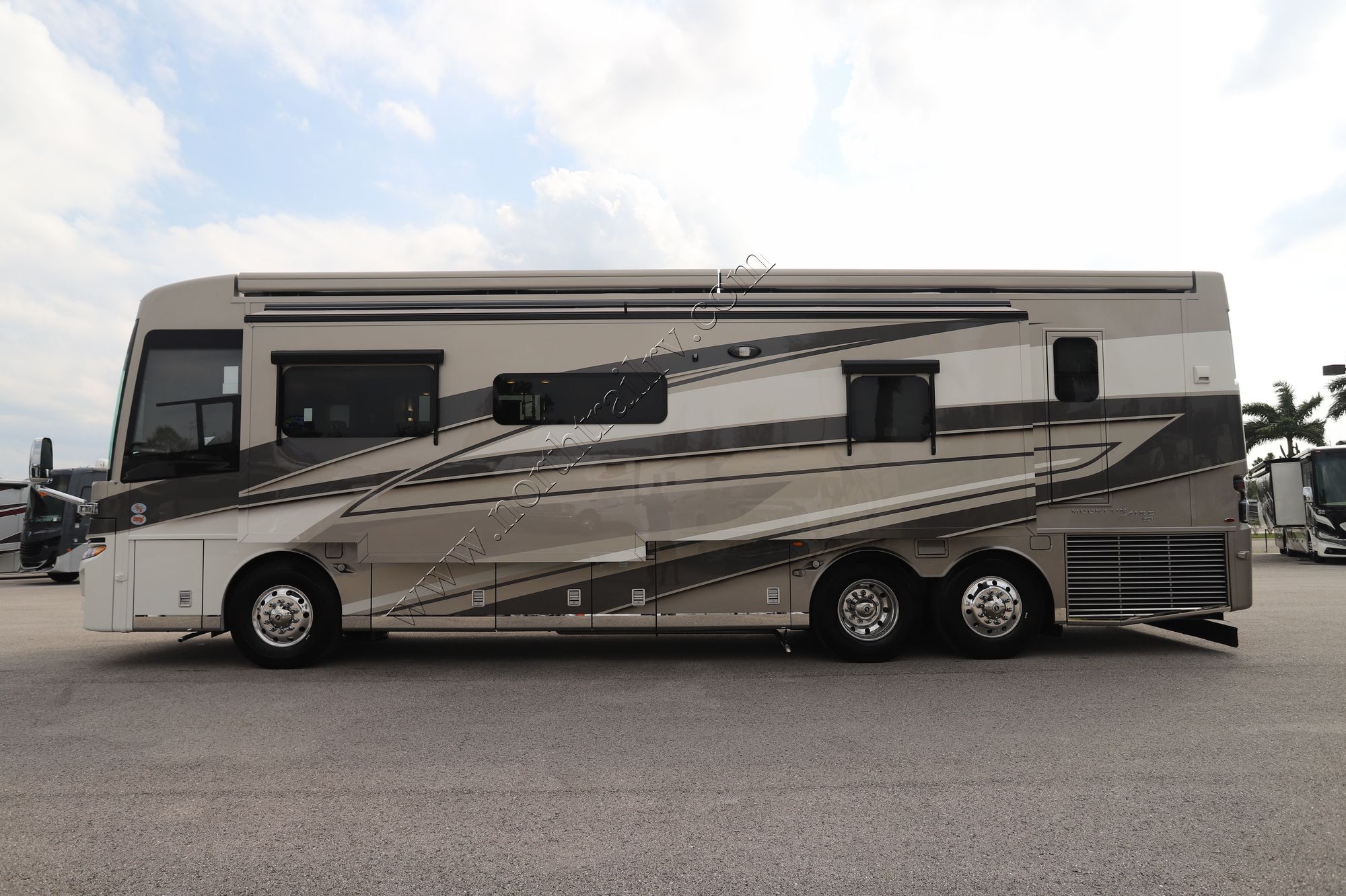 New 2025 Newmar Mountain Aire 3825 Class A  For Sale