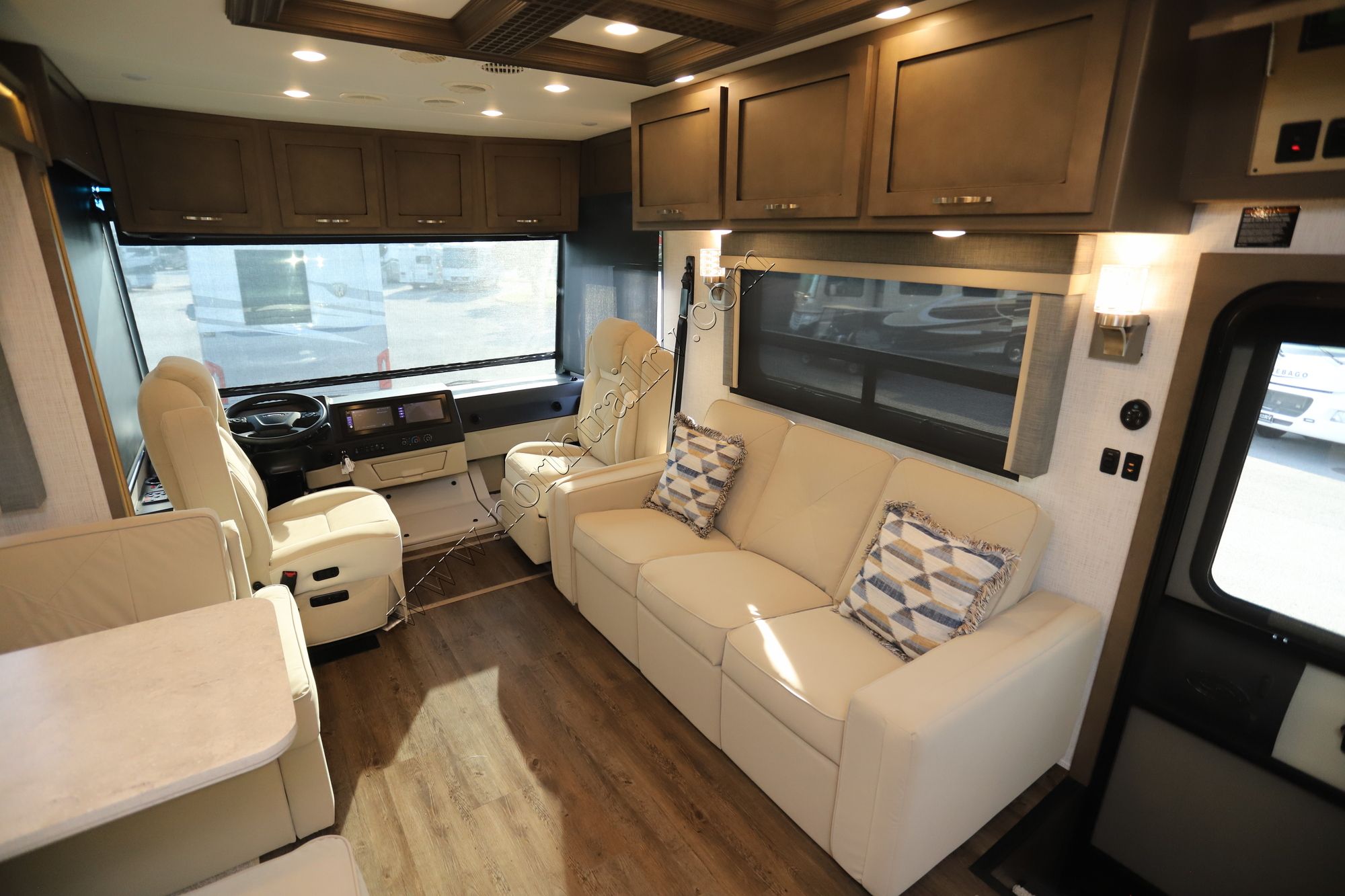 New 2025 Newmar Canyon Star 3947 Class A  For Sale