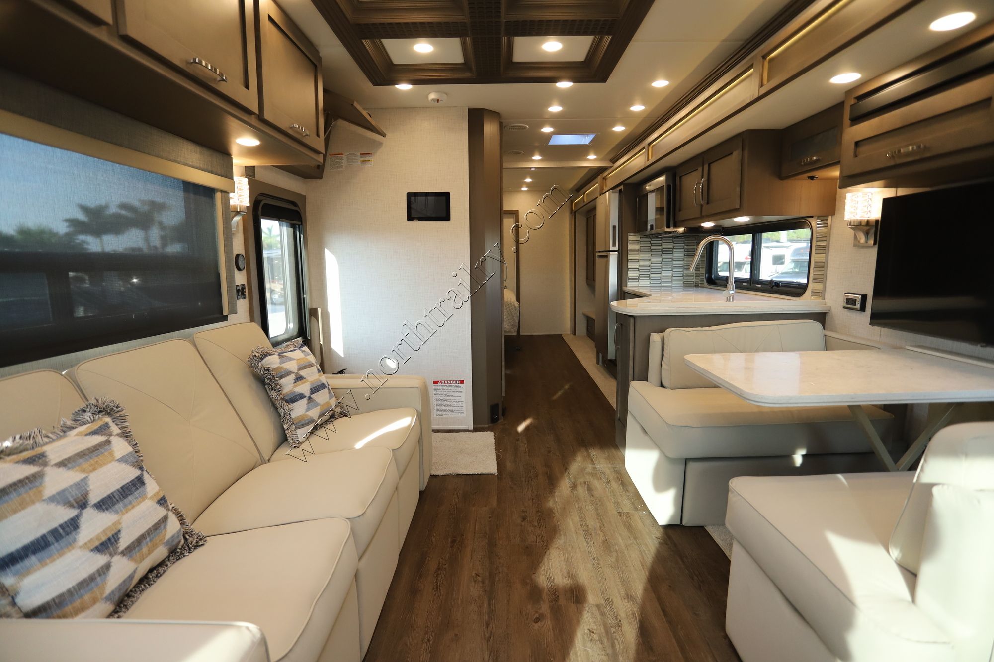 New 2025 Newmar Canyon Star 3947 Class A  For Sale