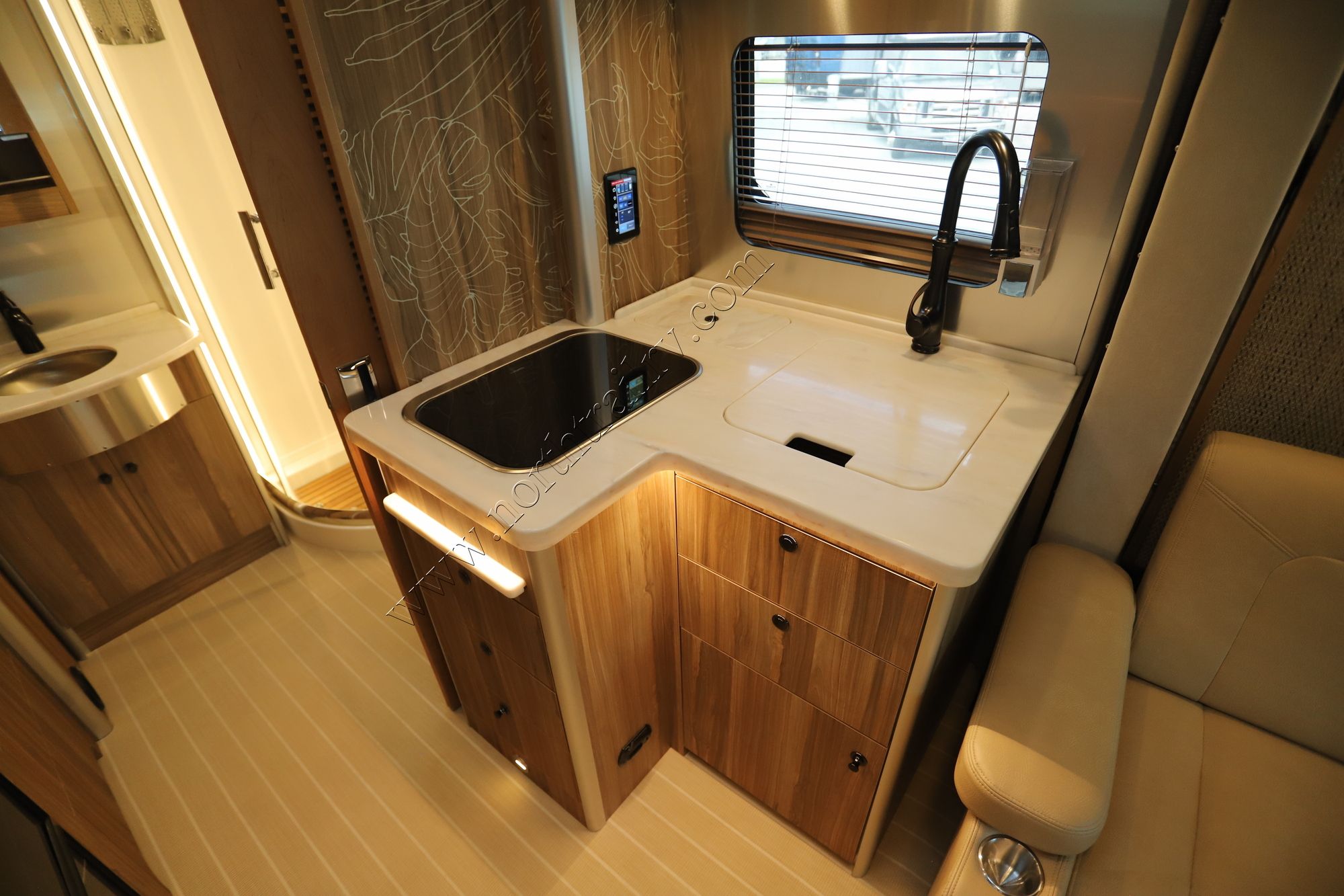 2021 Airstream Atlas Tommy Bahama Class C Used  For Sale