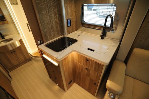 2021 Airstream Atlas Tommy Bahama