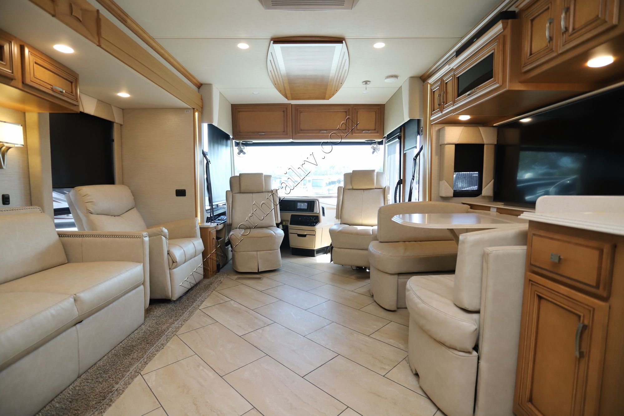 Used 2018 Newmar Ventana Le 3412 Class A  For Sale