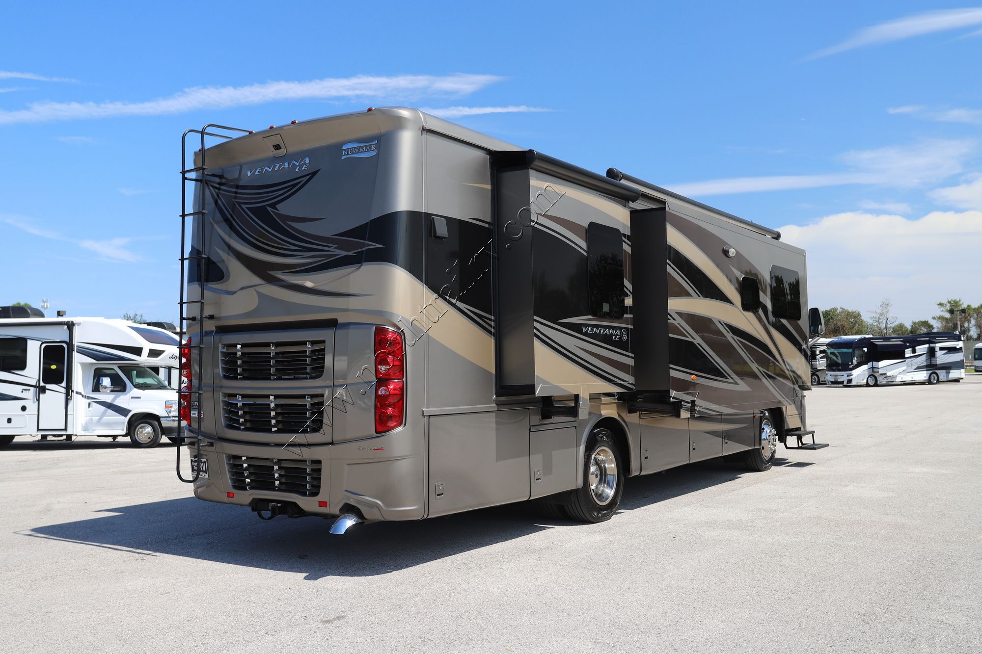 Used 2018 Newmar Ventana Le 3412 Class A  For Sale