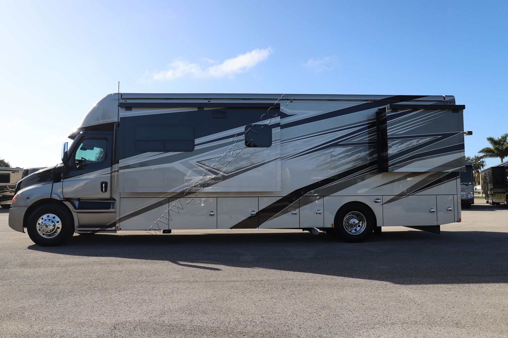 New 2025 Renegade Rv Explorer 38EMB Super C  For Sale