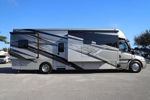 2025 Renegade Rv Explorer 38EMB Super C