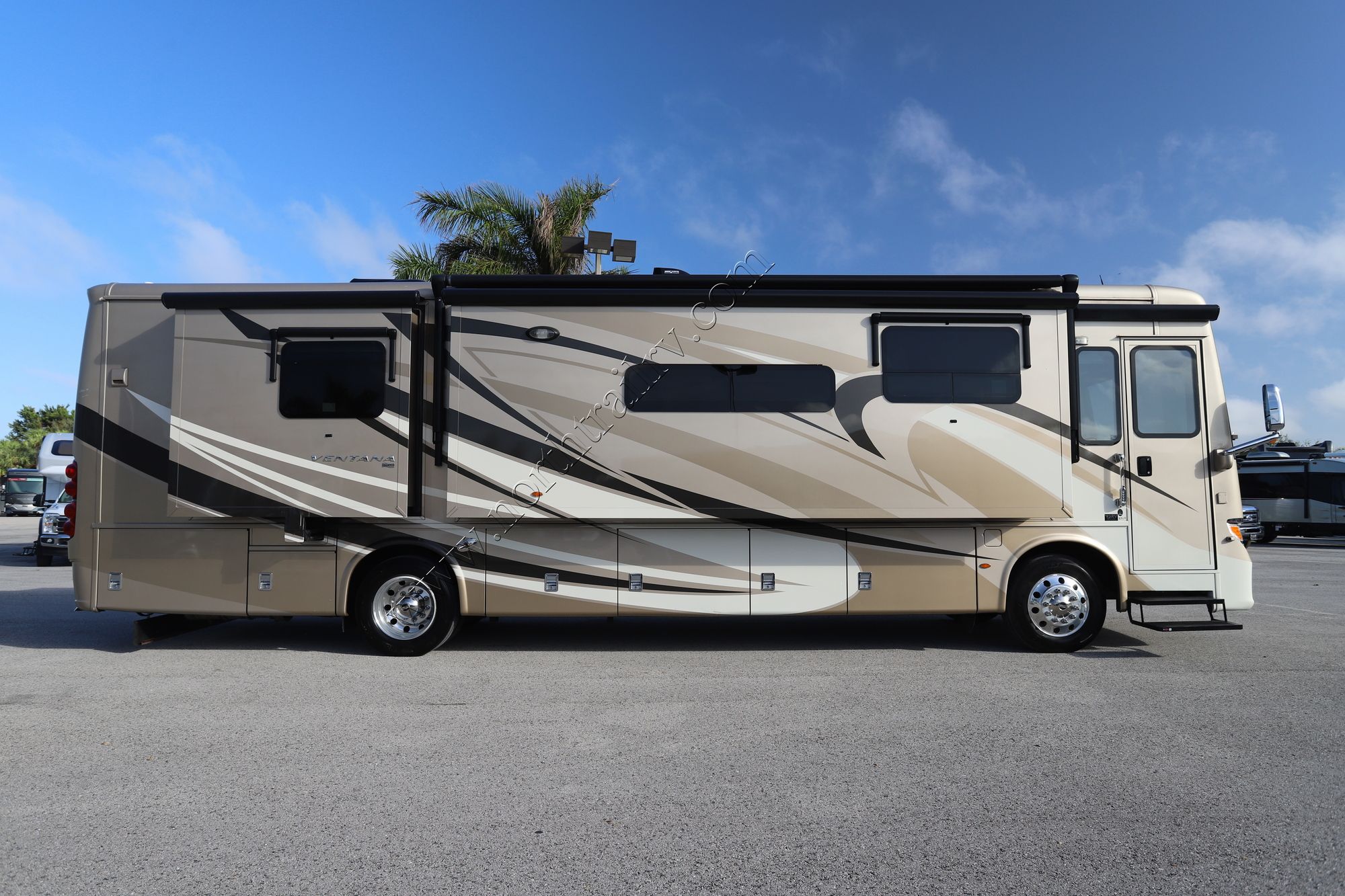 Used 2019 Newmar Ventana 3717 Class A  For Sale