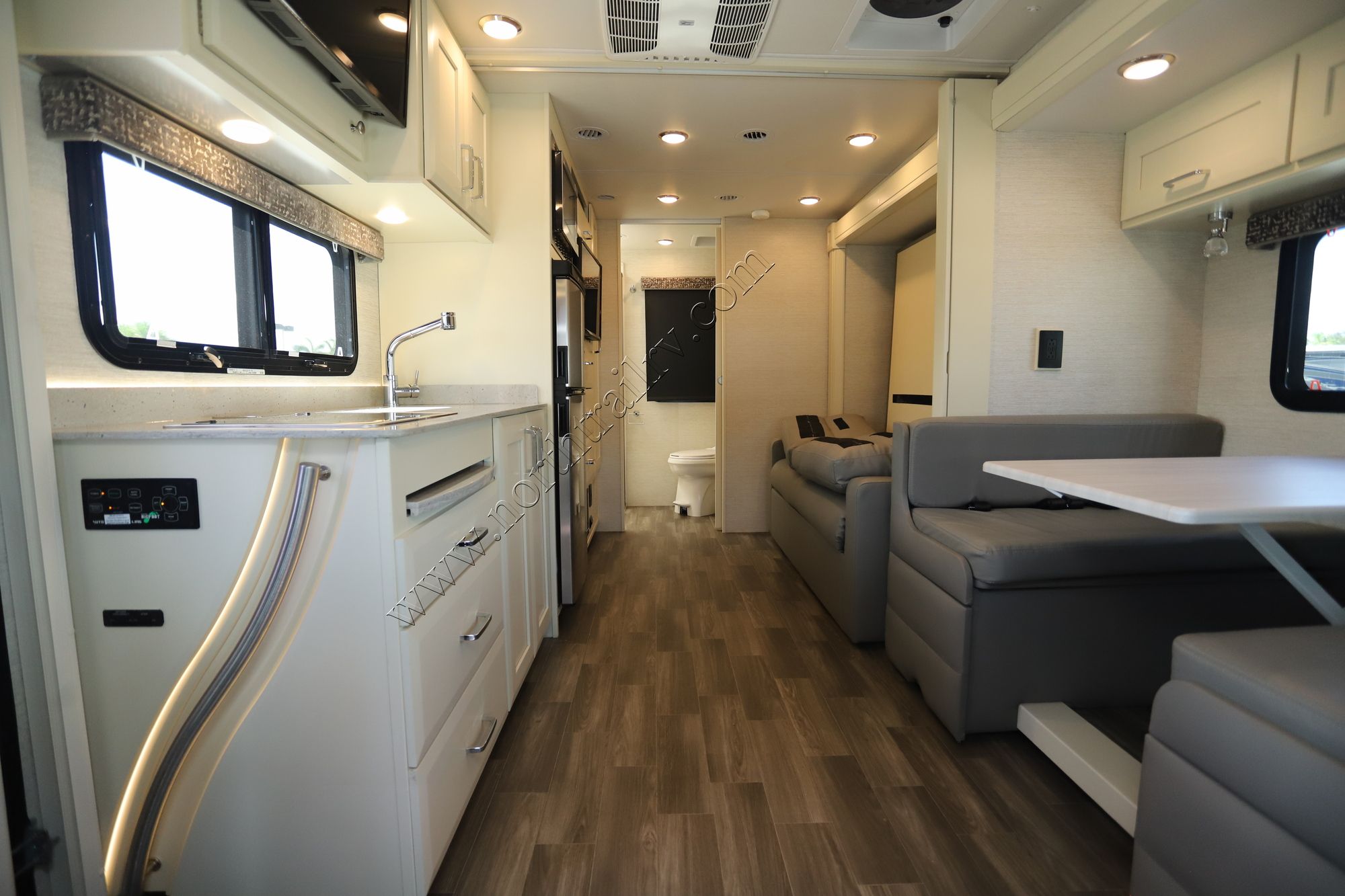 Used 2022 Tiffin Motor Homes Wayfarer 25RW Class C  For Sale