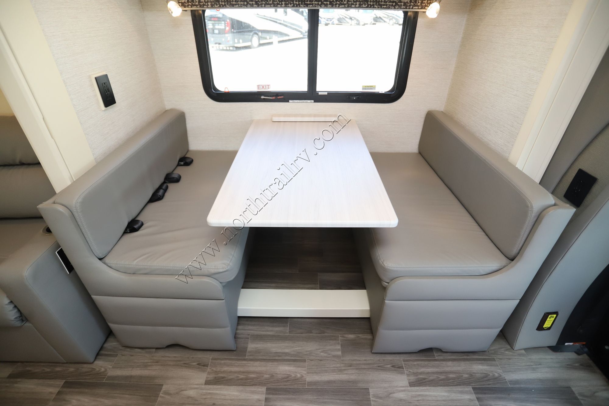 Used 2022 Tiffin Motor Homes Wayfarer 25RW Class C  For Sale