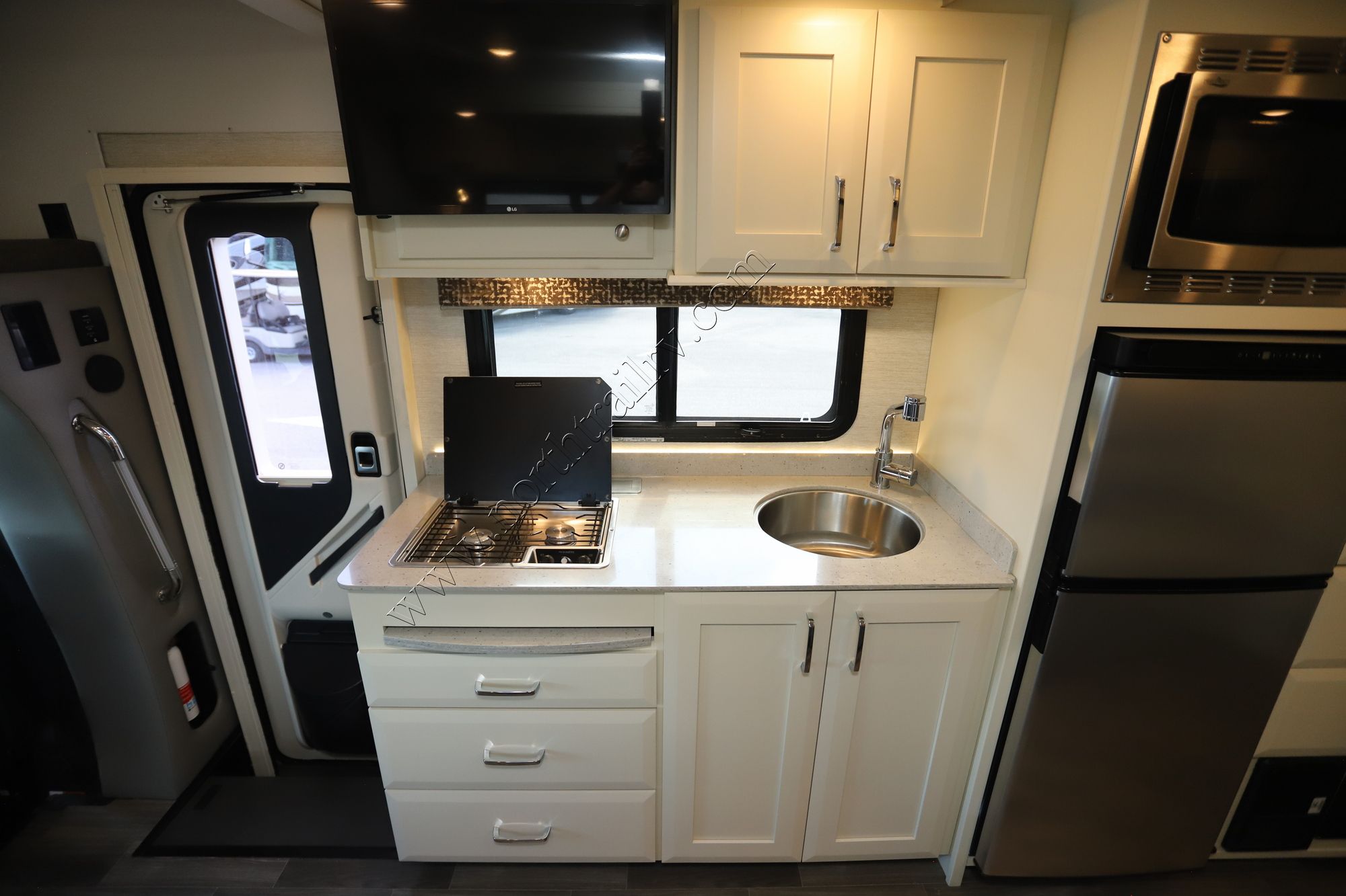 Used 2022 Tiffin Motor Homes Wayfarer 25RW Class C  For Sale