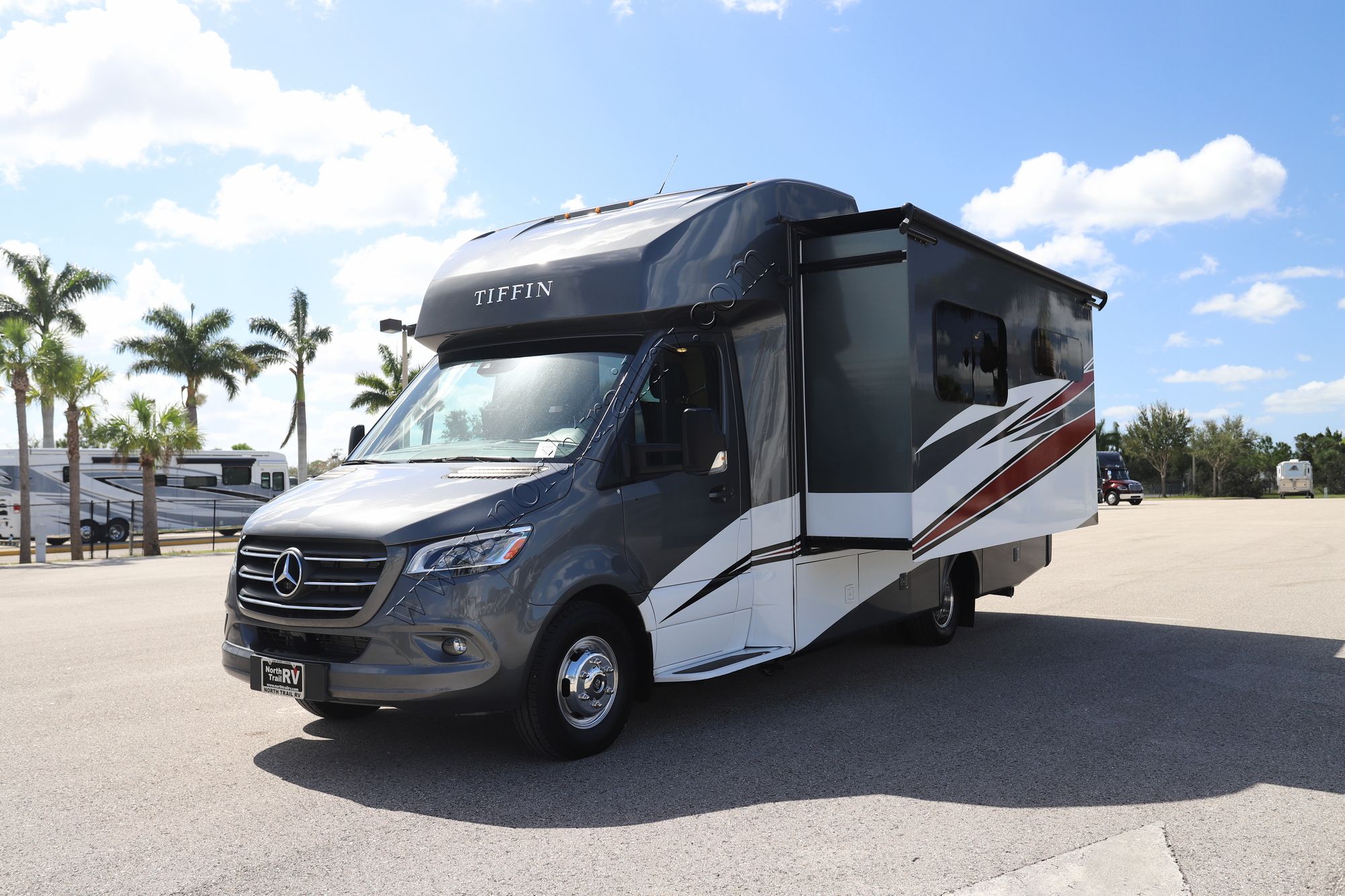 Used 2022 Tiffin Motor Homes Wayfarer 25RW Class C  For Sale