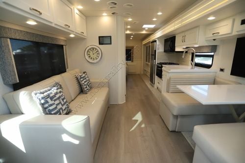 2025 Newmar Bay Star Sport 3016