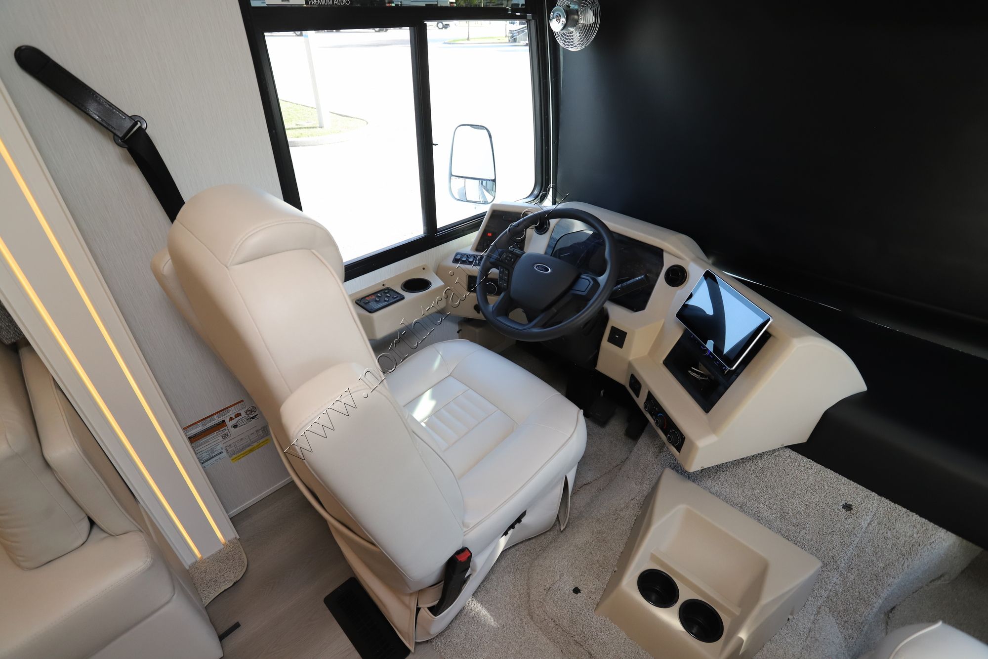 New 2025 Newmar Bay Star Sport 3016 Class A  For Sale