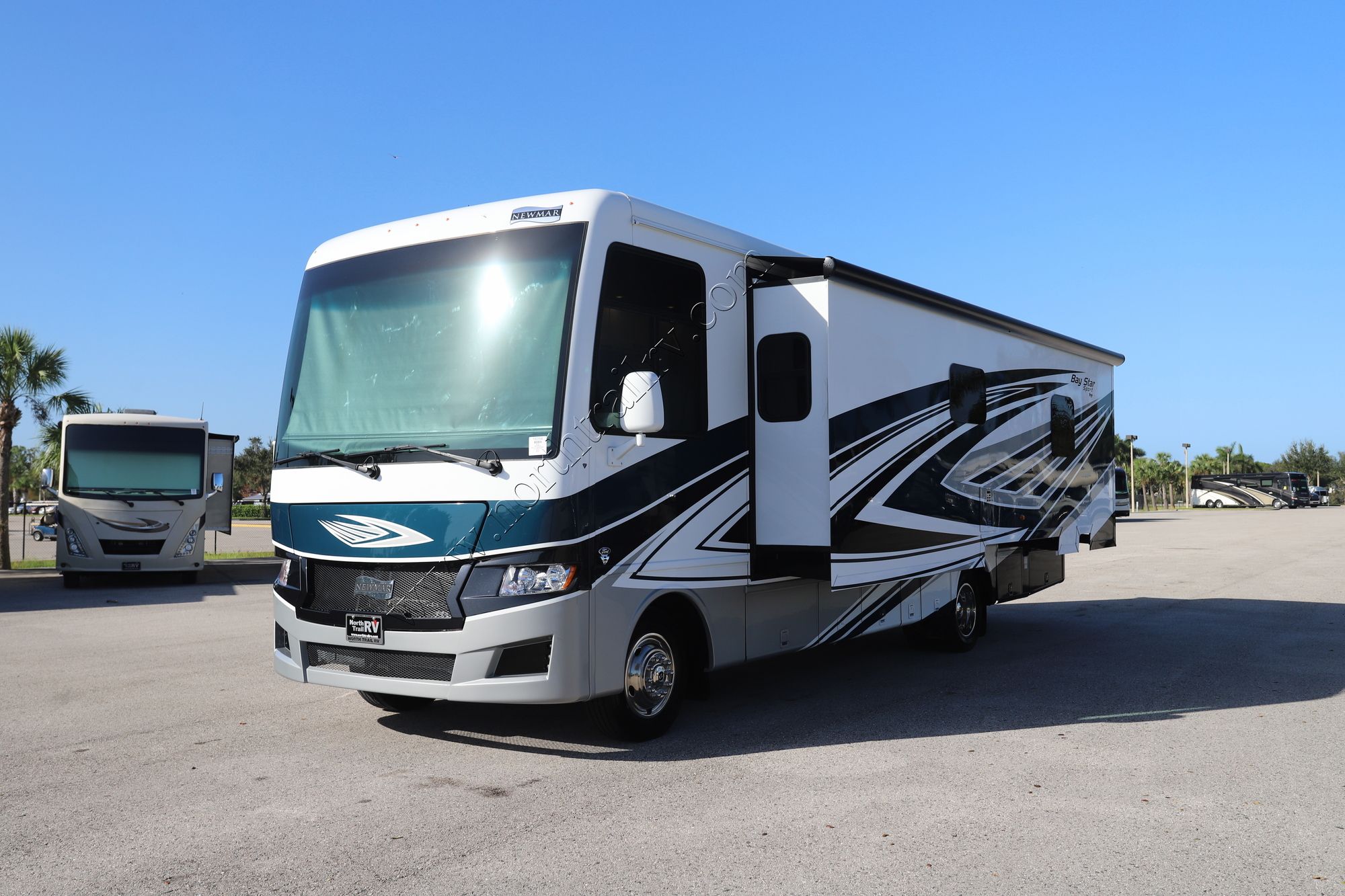 New 2025 Newmar Bay Star Sport 3016 Class A  For Sale