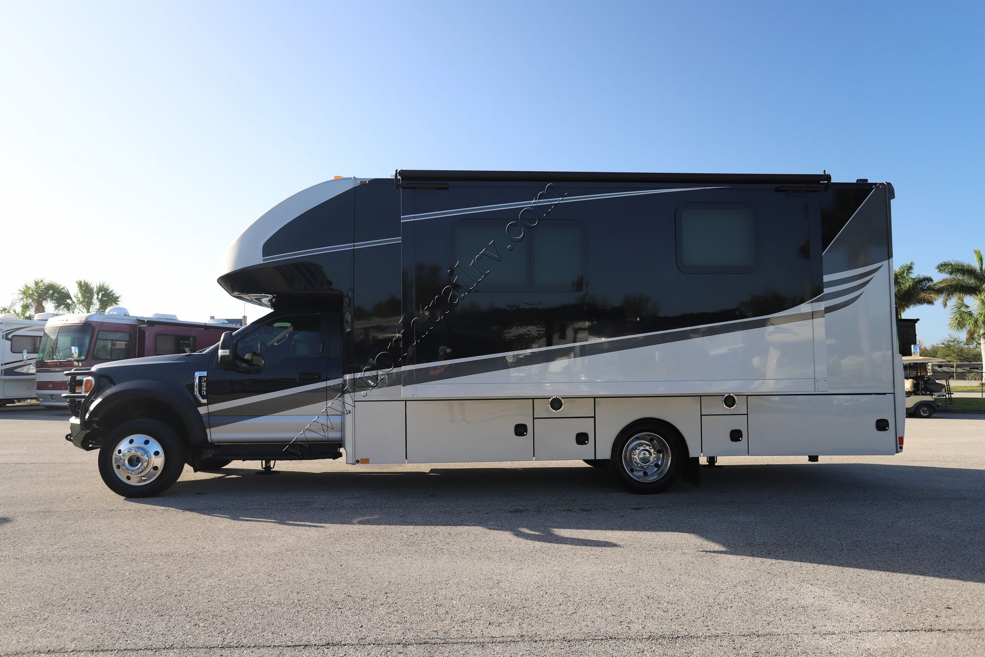 Used 2022 Renegade Rv Veracruz 30VRM Super C  For Sale