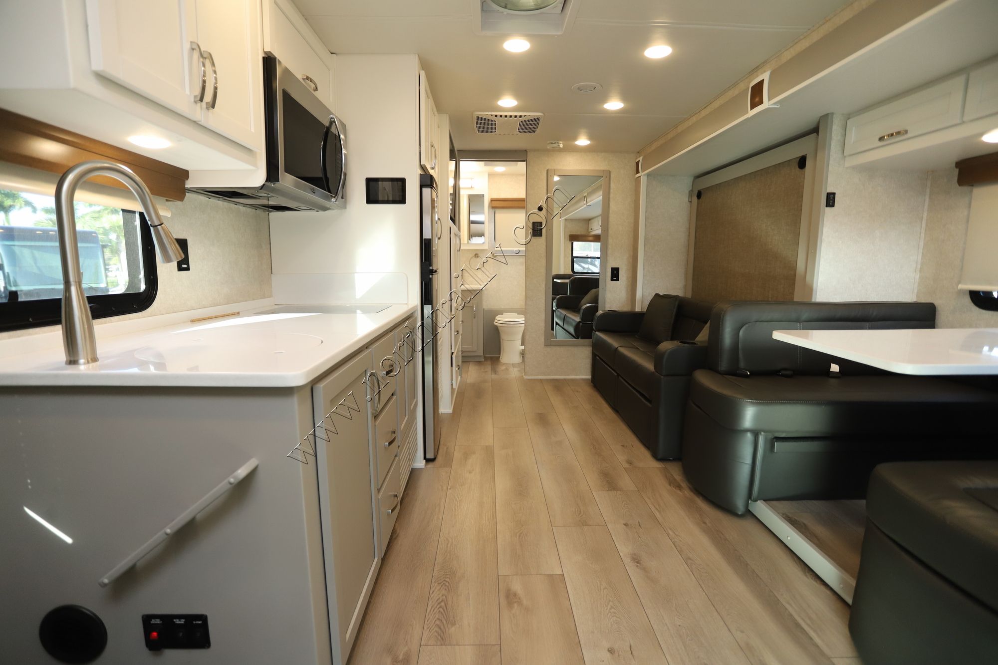 Used 2022 Renegade Rv Vera Cruz 30VRN Super C  For Sale