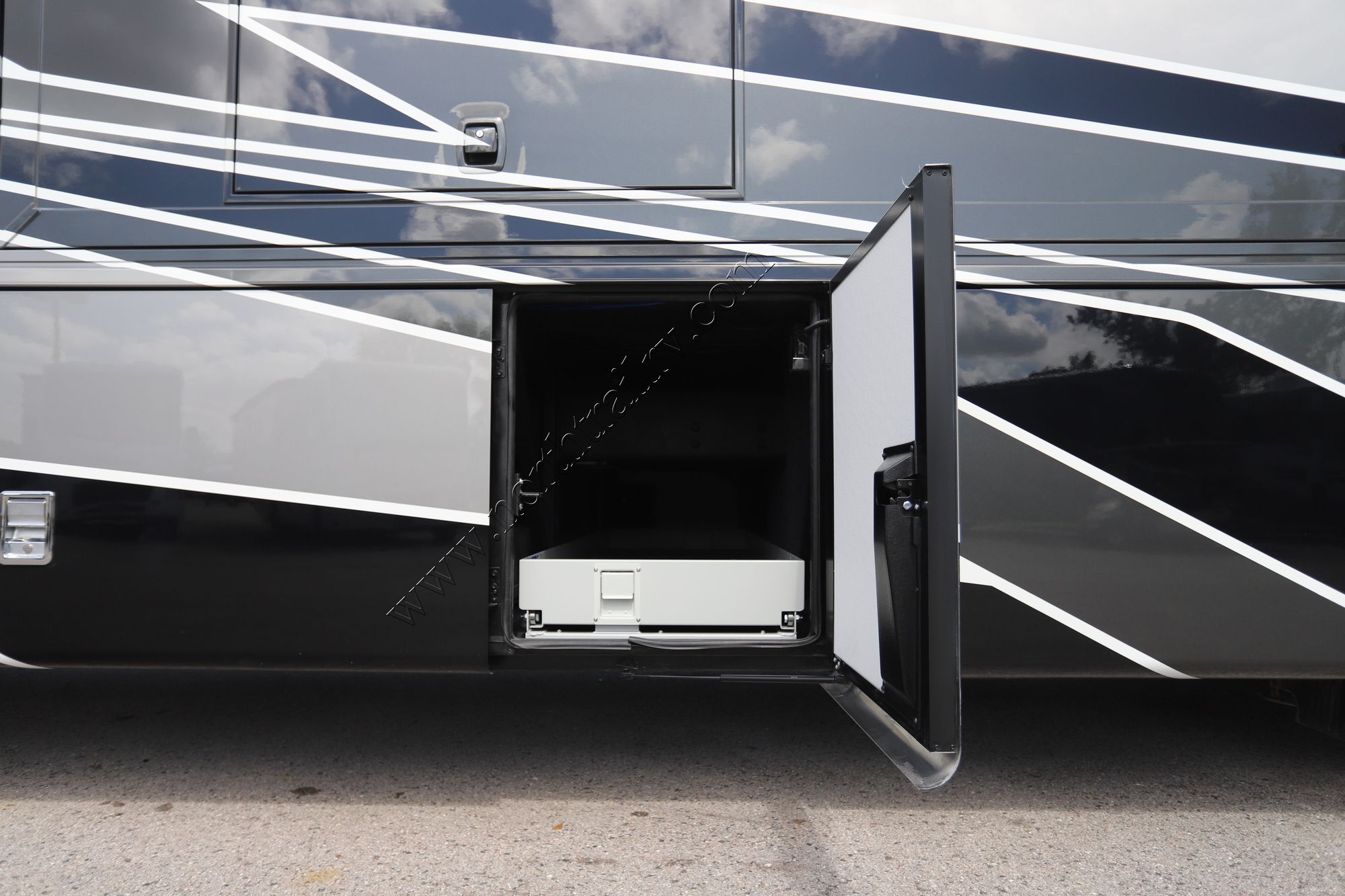 New 2025 Newmar Dutch Star 4370 Class A  For Sale