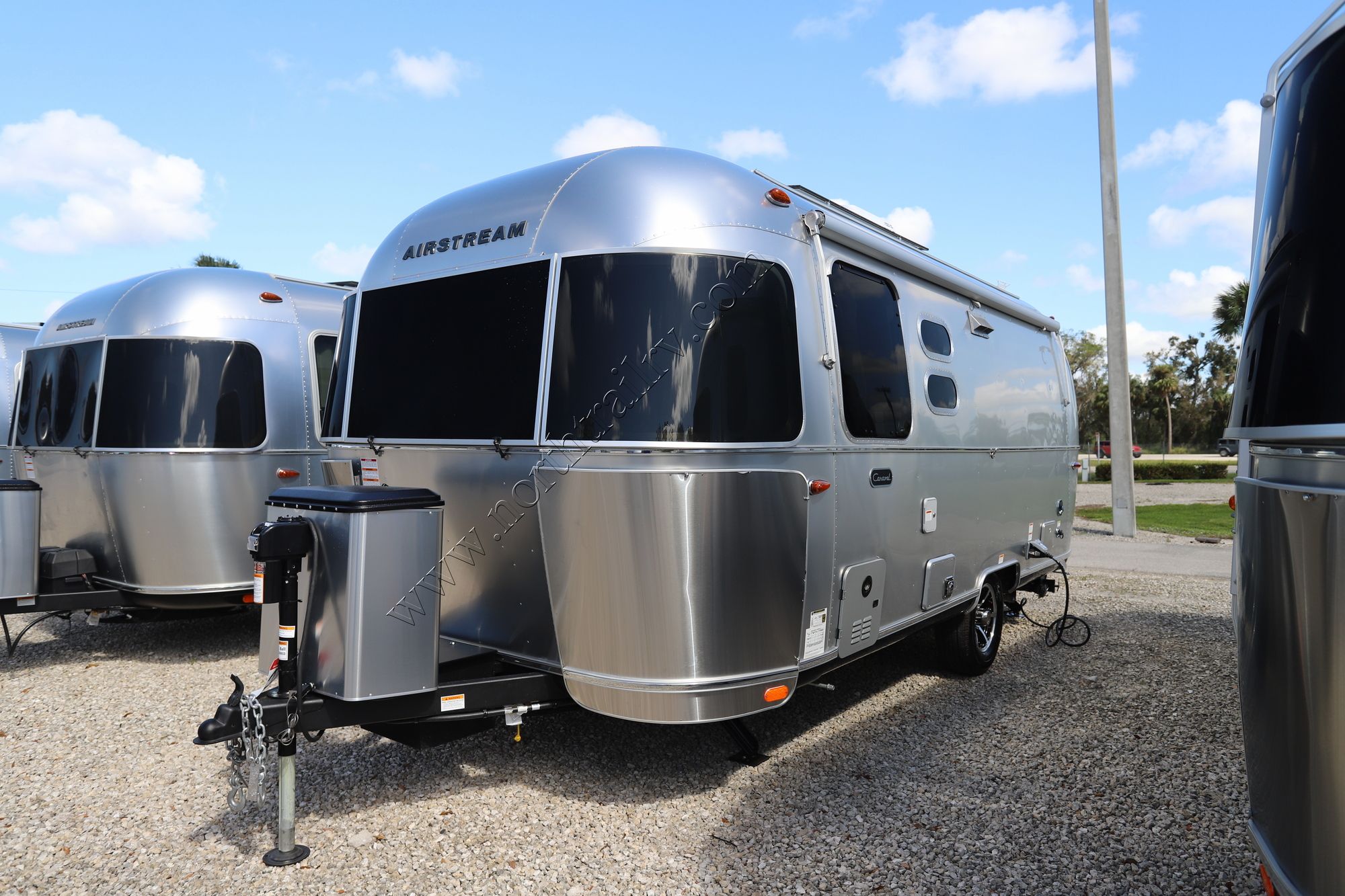 New 2025 Airstream Caravel 22FB Travel Trailer  For Sale