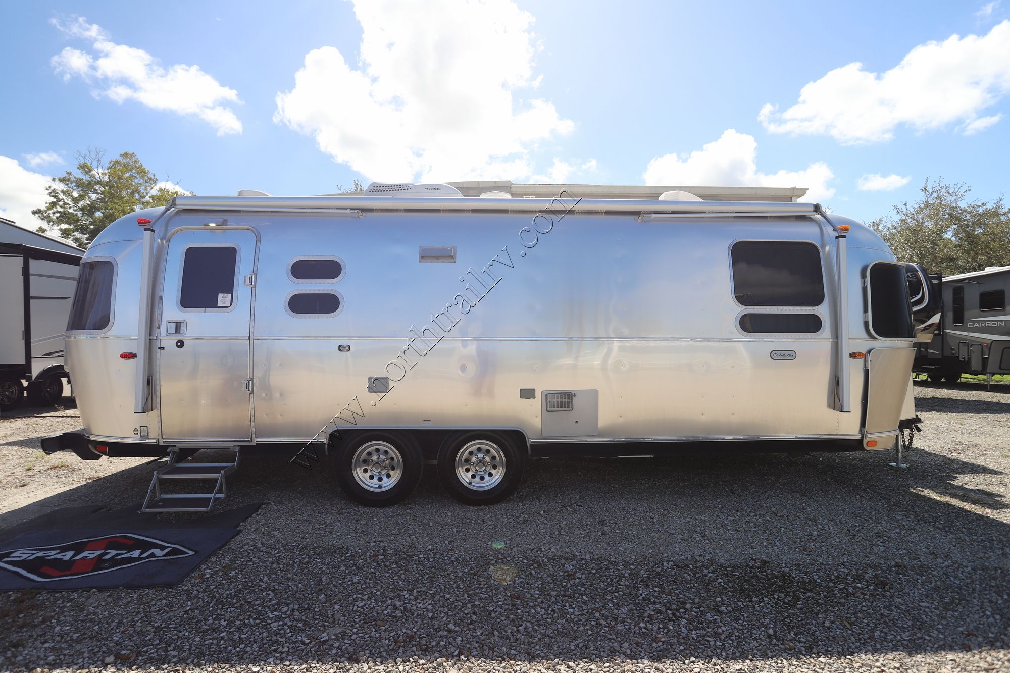 Used 2019 Airstream Globetrotter 27FBQ Travel Trailer  For Sale