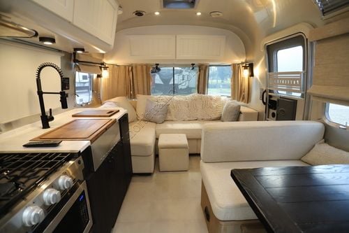 2023 Airstream Pottery Barn 28RBT