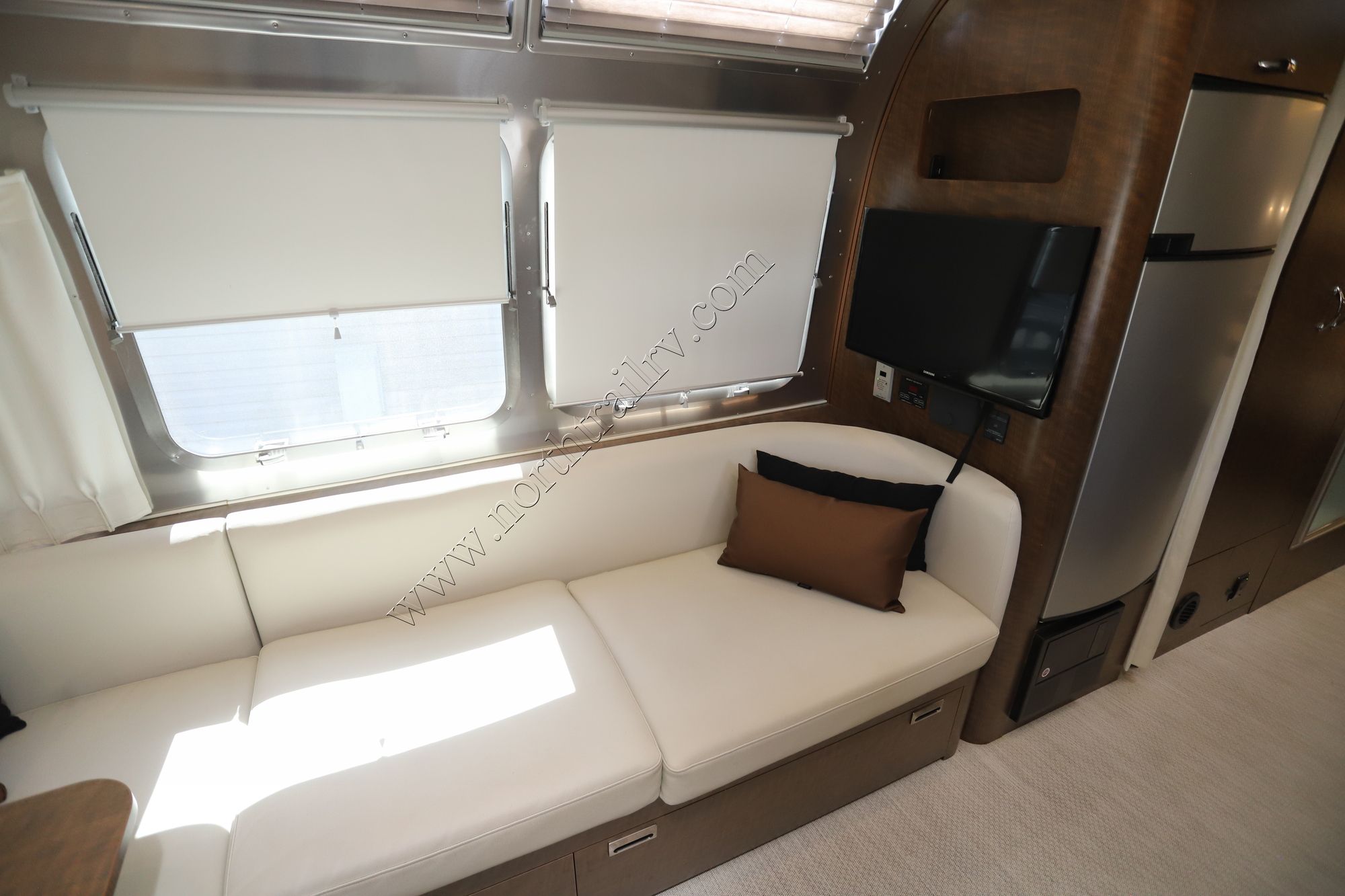 Used 2019 Airstream Globetrotter 27FBQ Travel Trailer  For Sale